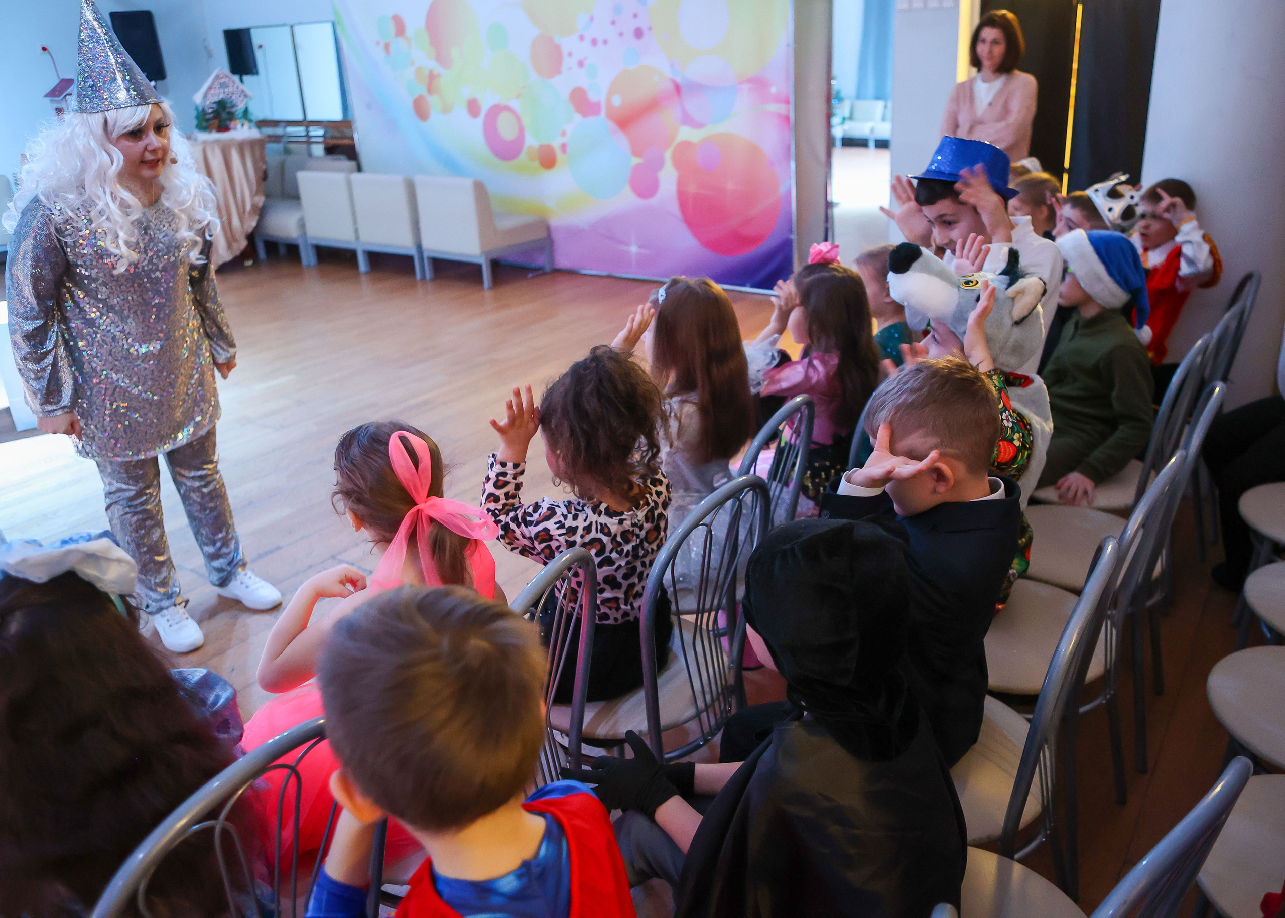 Новогодняя скачзка центр детского творчесва Подольск. Выпускные альбомы и школьный фотограф в Подольске, Троицке, Щербинке, Москве и Московской области