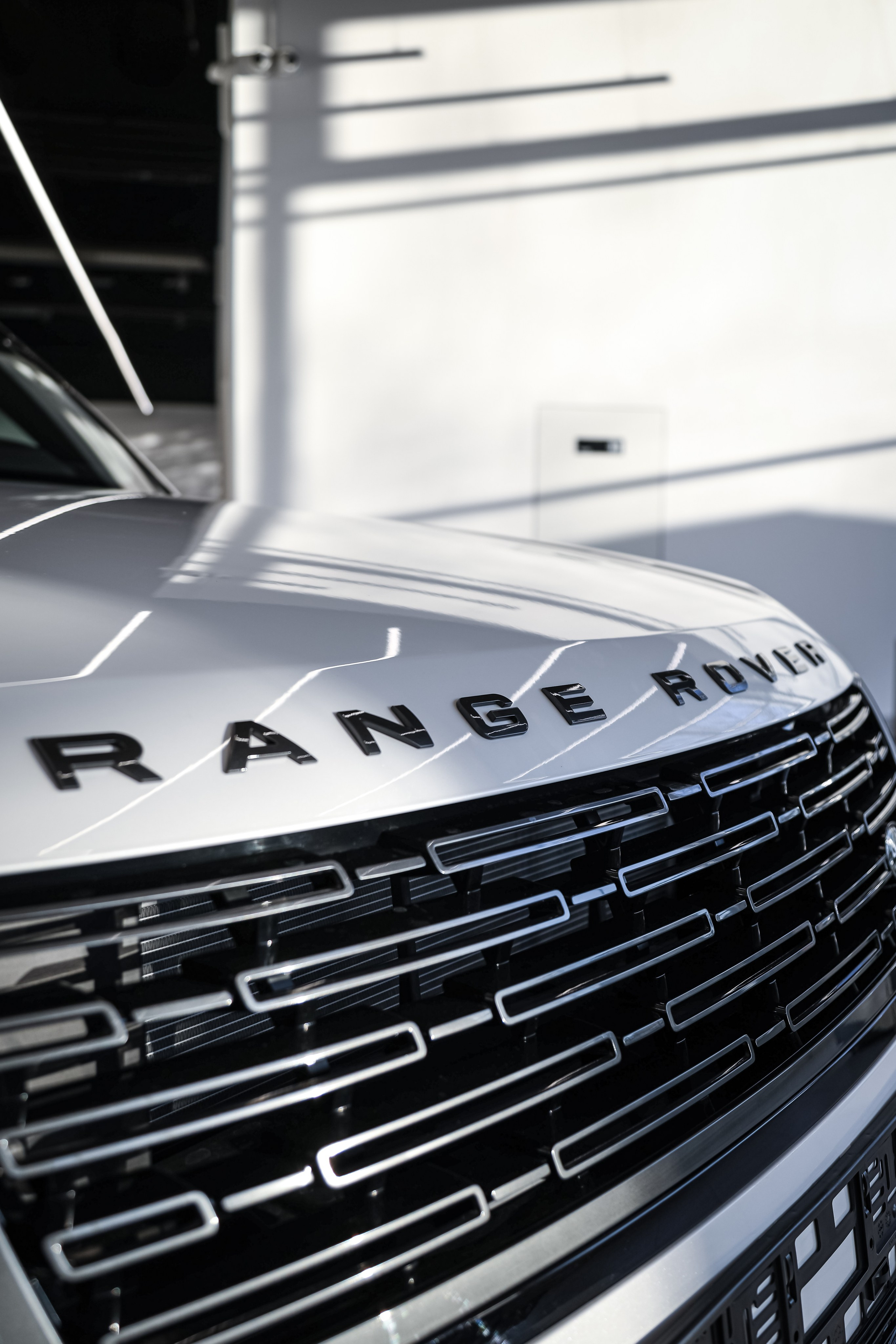 2024 Range Rover. Mixturecaptures