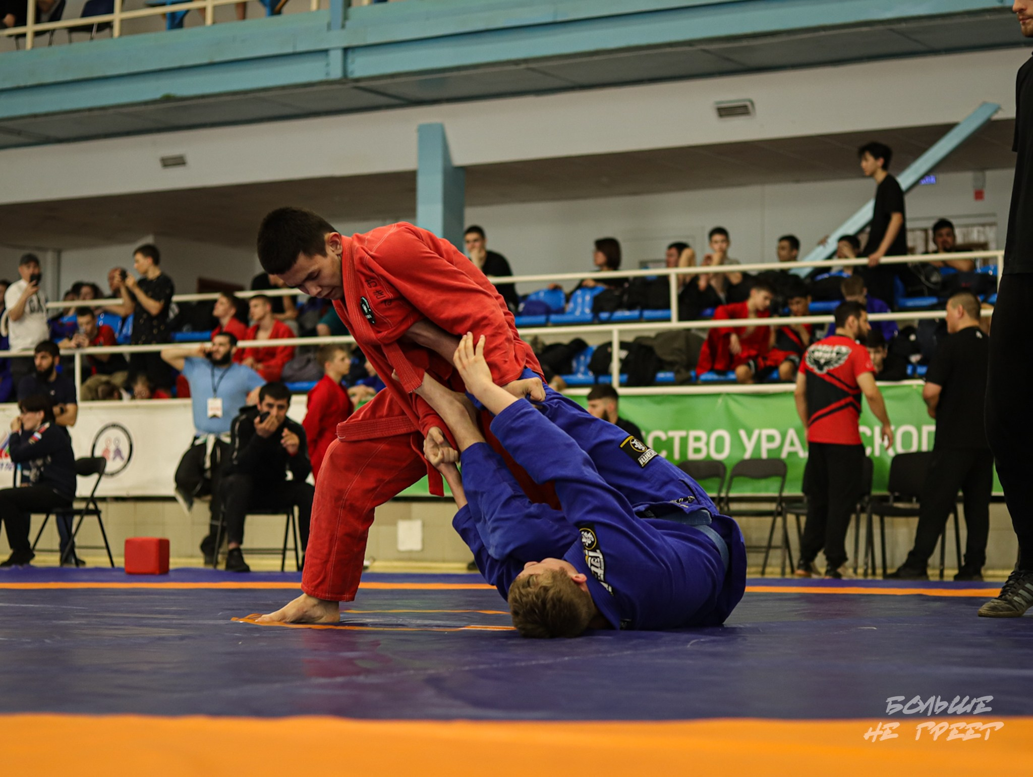 ПЕРВЕНСТВО УРФО ПО СПОРТИВНОЙ БОРЬБЕ ГРЭППЛИНГ И ГРЭППЛИНГ-ГИ. Больше не греет
