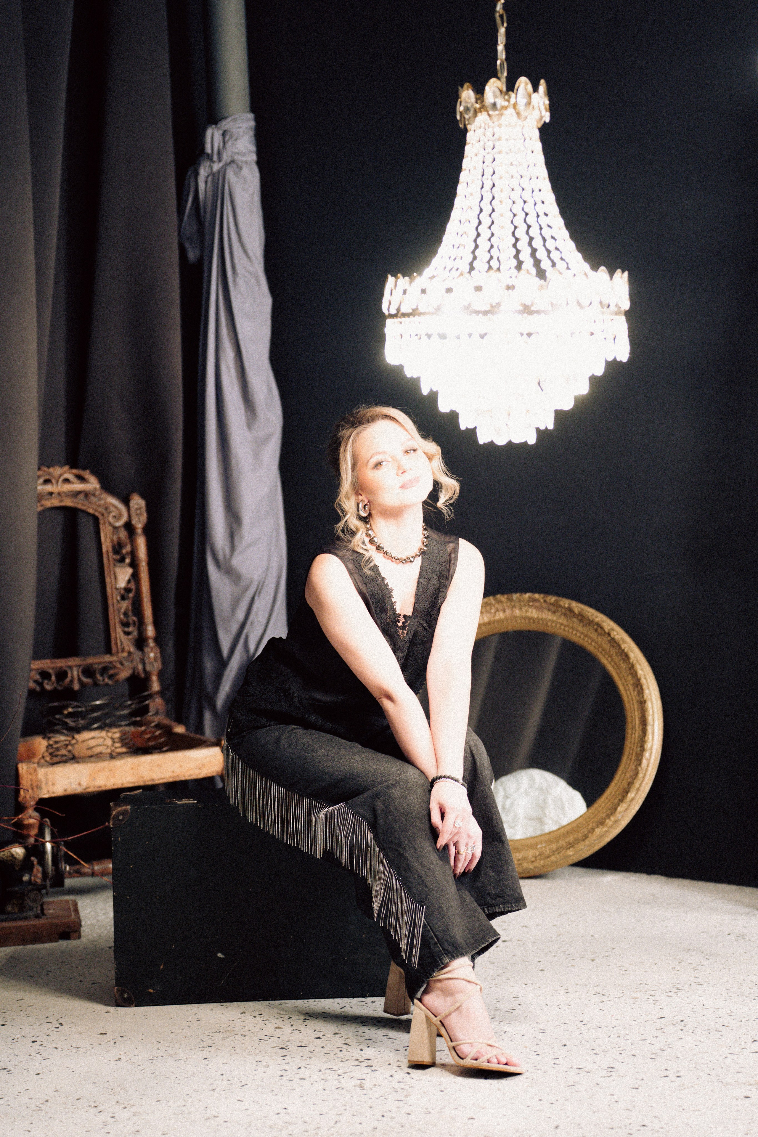 НОВОГОДНЯЯ ФОТОСЕСИИЯ В СТУДИИ ДЛЯ ДЕВУШКИ И ПРОГУЛКА ПО ЧЕРНЫШЕВСКОЙ. Профессиональный фотограф, Санкт-Петербург — Виктория Богомолова