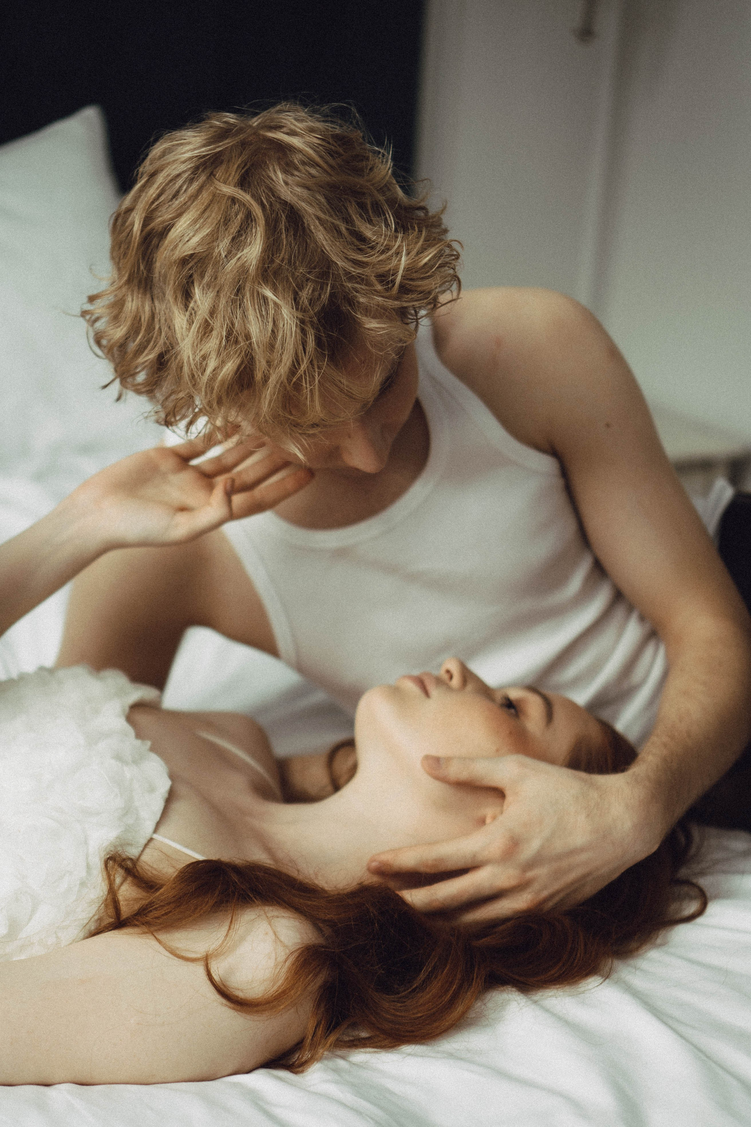 СВАДЕБНАЯ СЬЕМКА В ОТЕЛЕ. СБОРЫ ЖЕНИХА И НЕВЕСТЫ И ТАКЖЕ ТОР И ПОДГОТОВКА К ПРОГУЛКЕ. Профессиональный фотограф, Санкт-Петербург — Виктория Богомолова