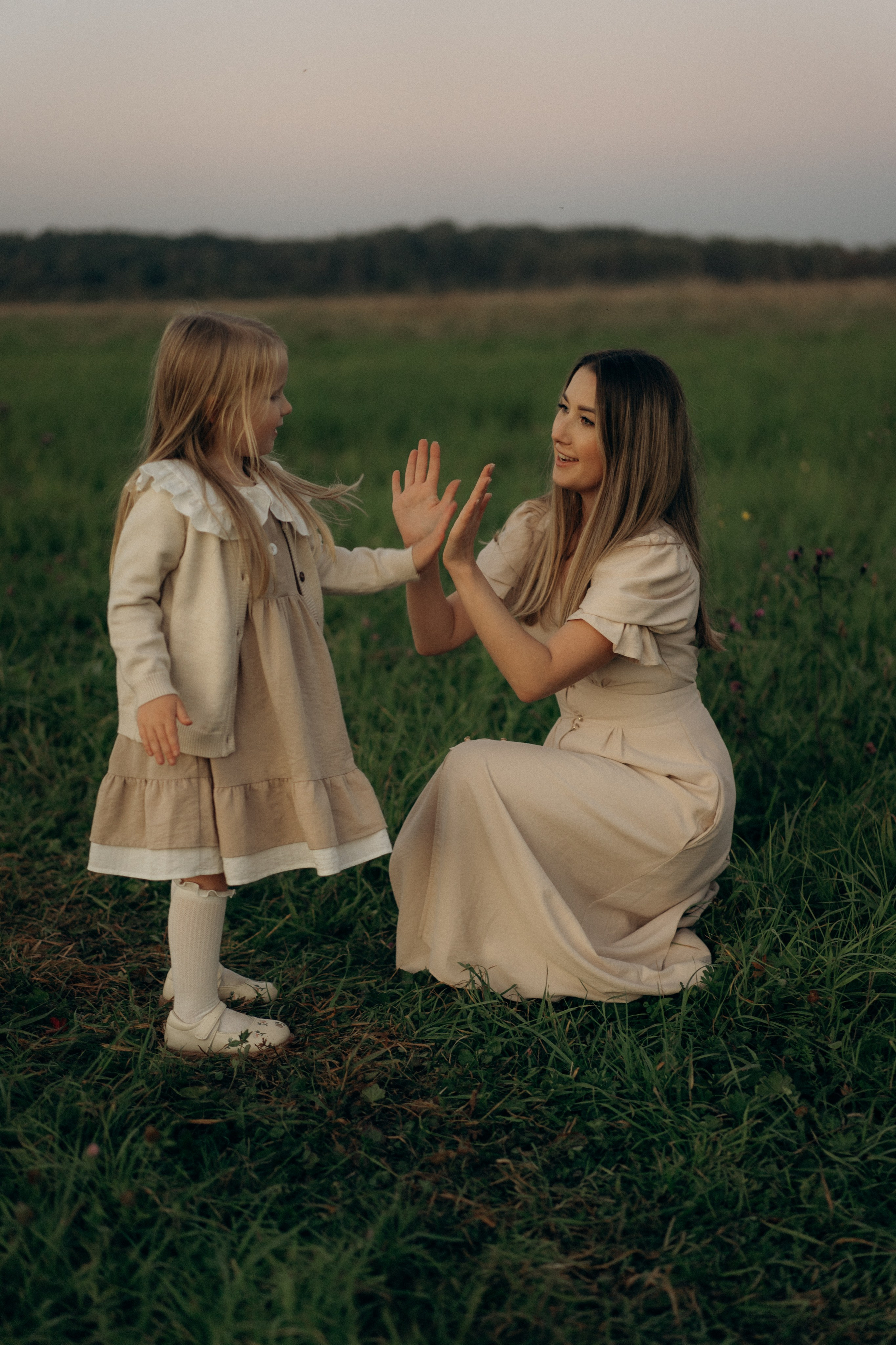 Летний вечер в поле. Семейный lifestyle фотограф в Москве Рената Рафикова