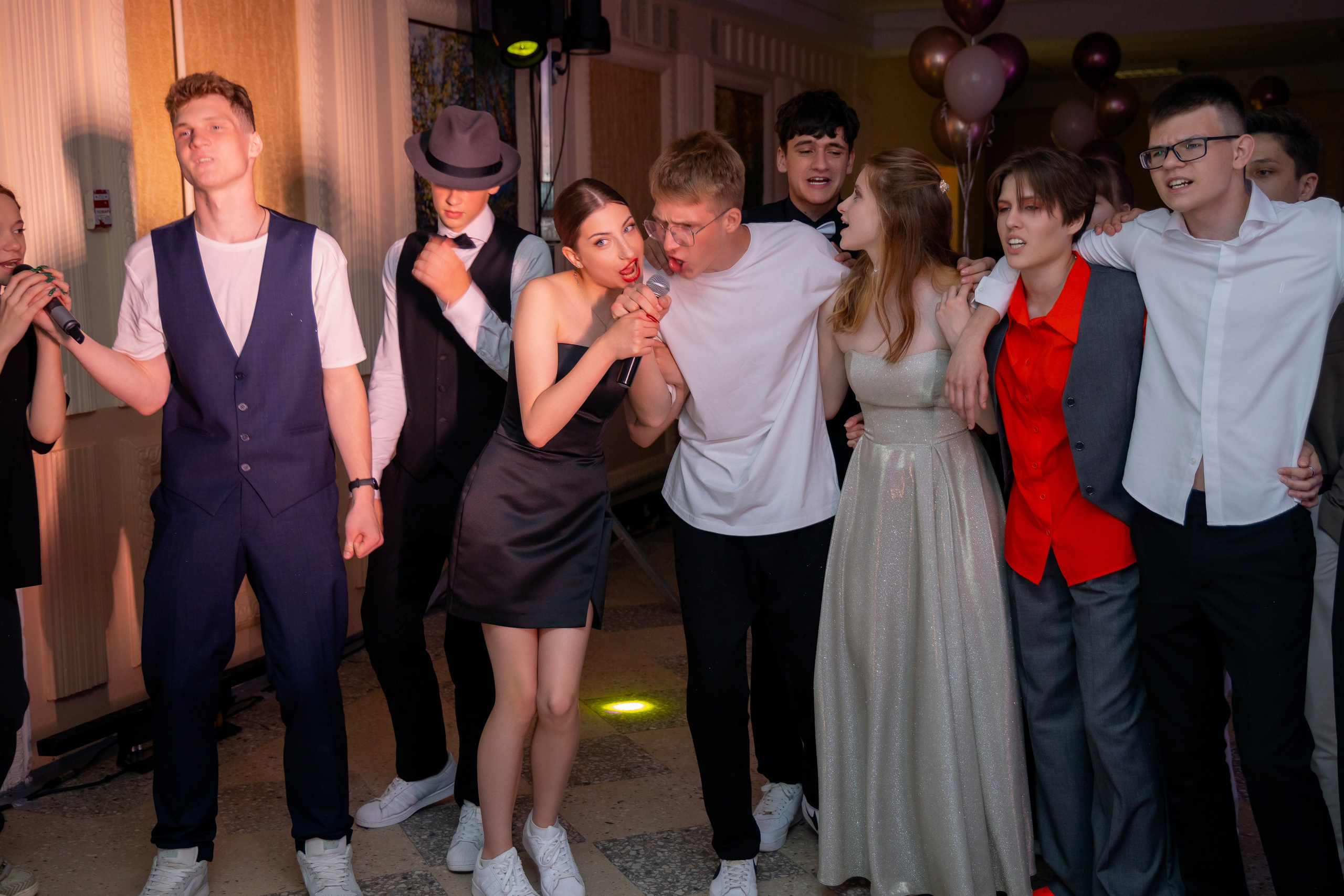 Школьный выпускной 2024 год в Соколе (Минск). Свадебный фотограф в Минске/Беларуси Сергей Спиридонов