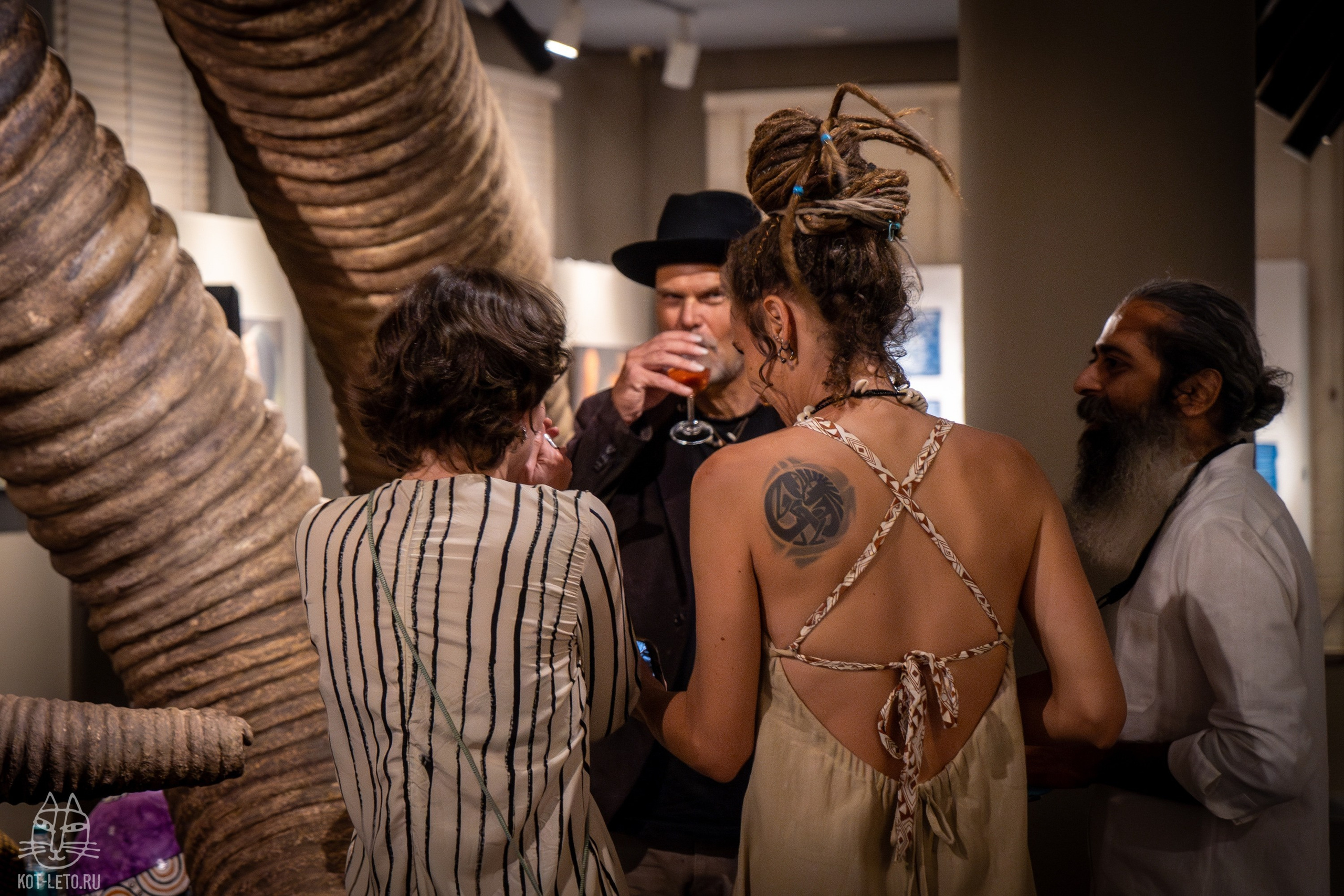 Exhibition BIOPHILIA (Goa). Твой фотограф — Полосатый кот