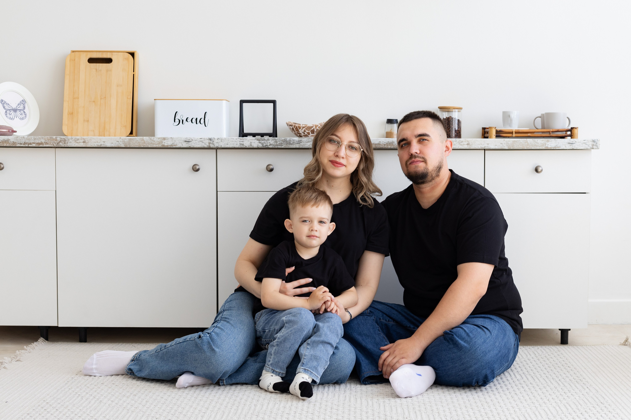 Семейная фотосессия в студии (Михаил, Крестина и Макар). Женский фотограф в Орске Новотроицке Динара Долганова