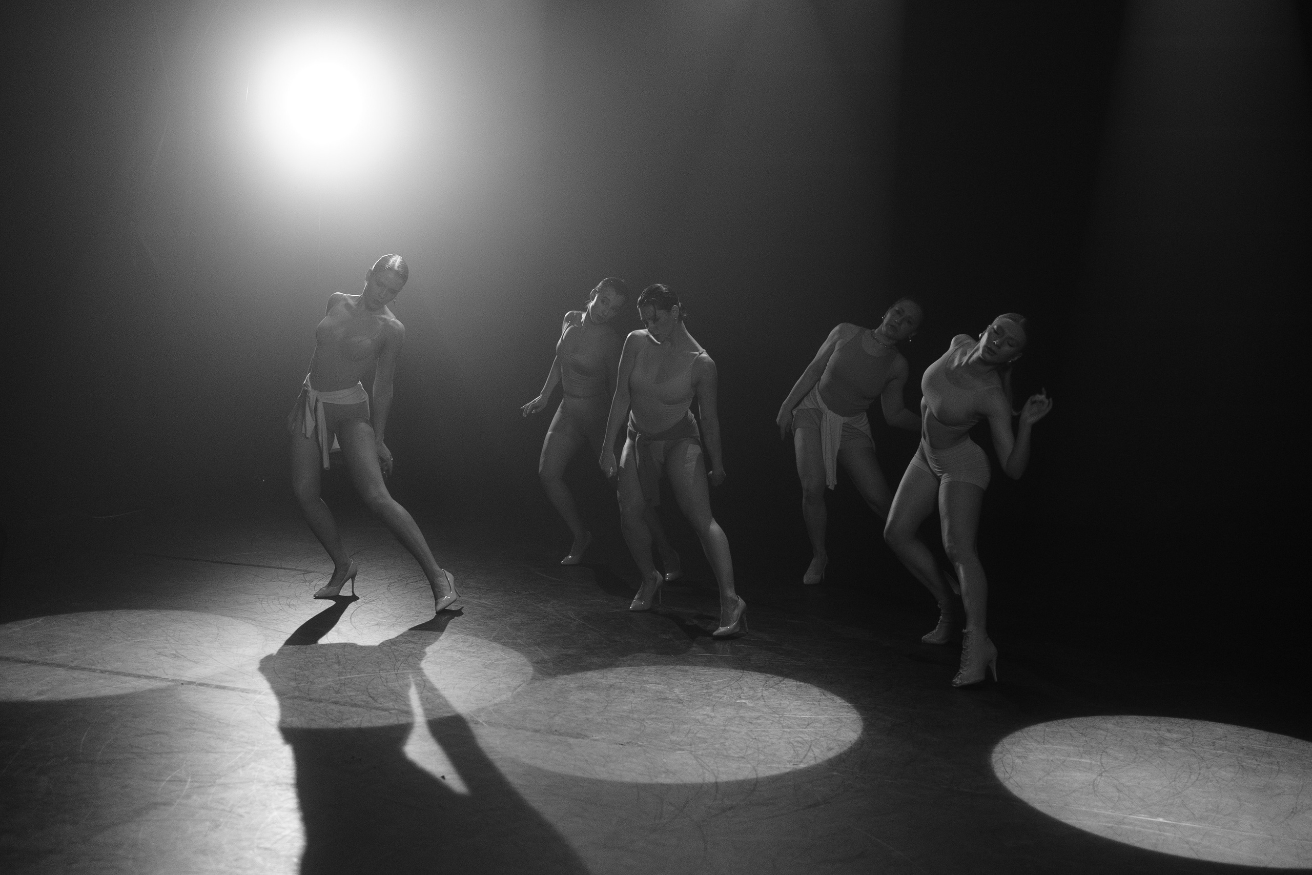 Reportage photography of dancers in the movie pavilion