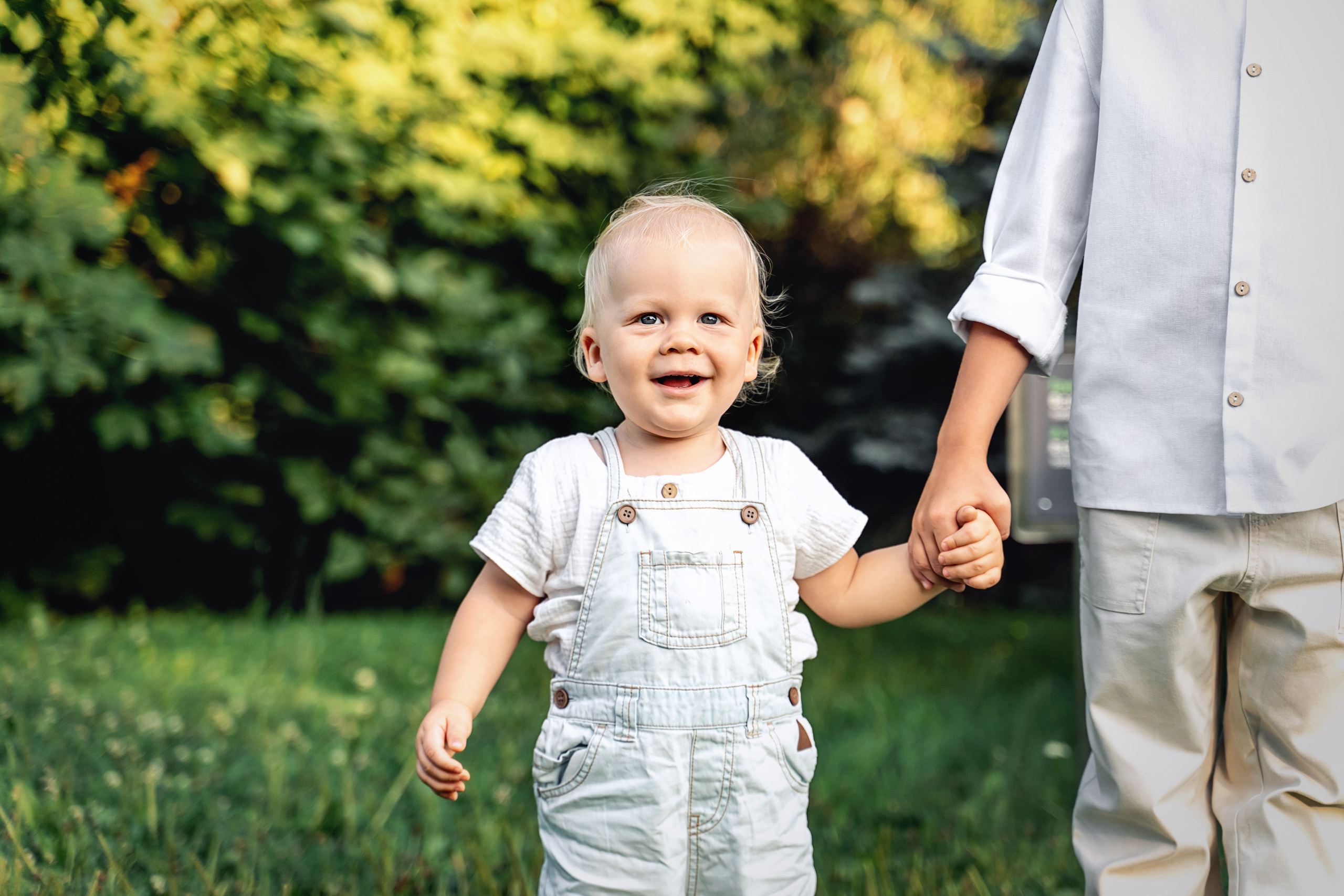 Семейная прогулка в парке Музеон на закате. Фотограф \ Видеограф на Крещение, Венчание Москва| Семейные съемки