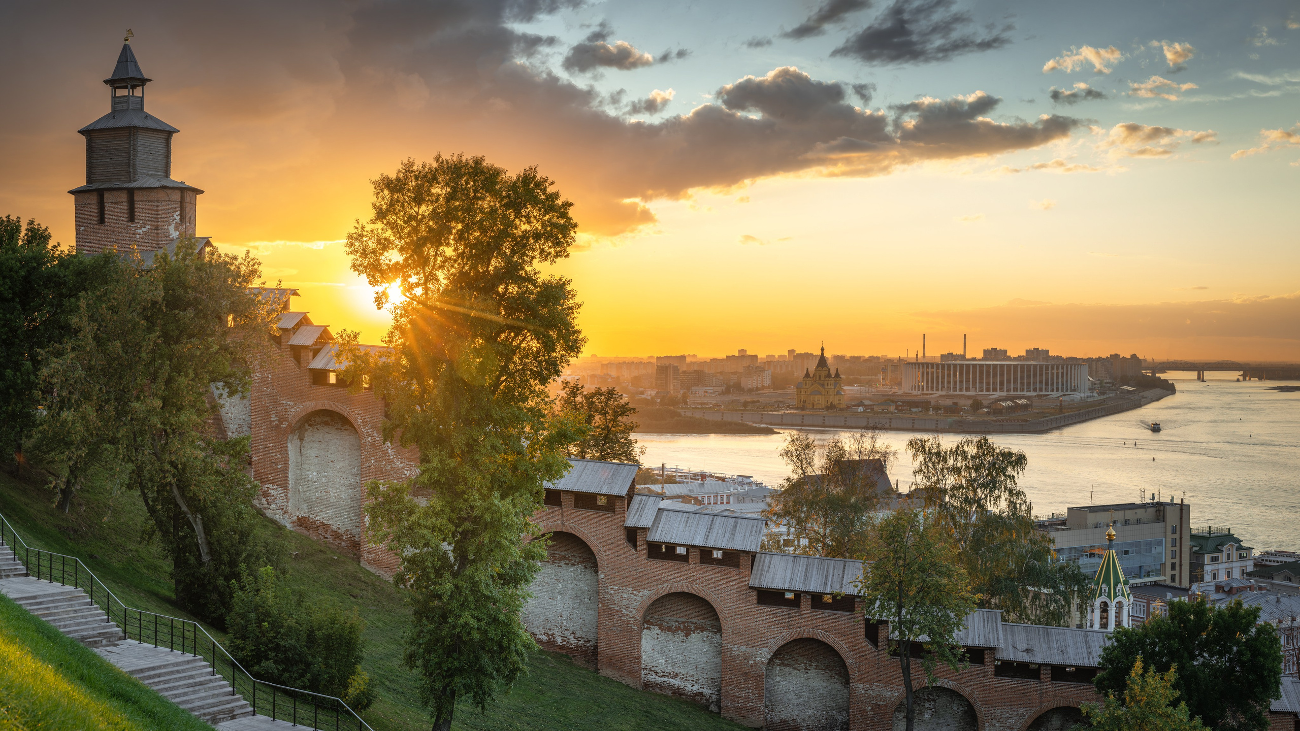Закат на Стрелке в Нижнем Новгороде