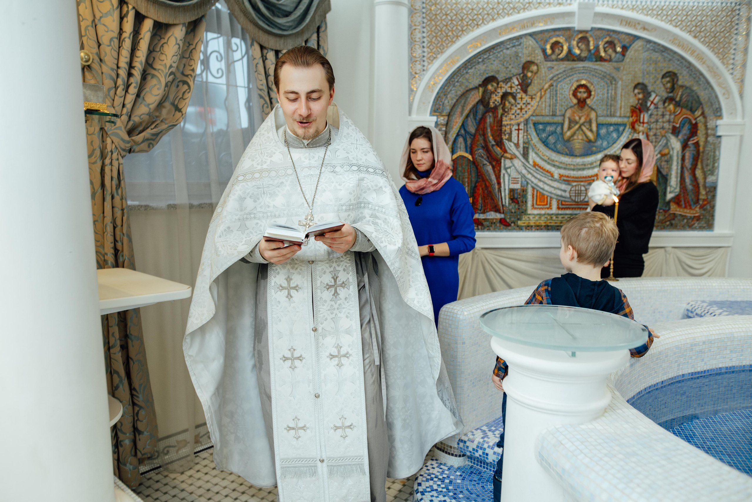 Крещение Артемия, февраль 2023 года, Храм Святой Троицы, Минск