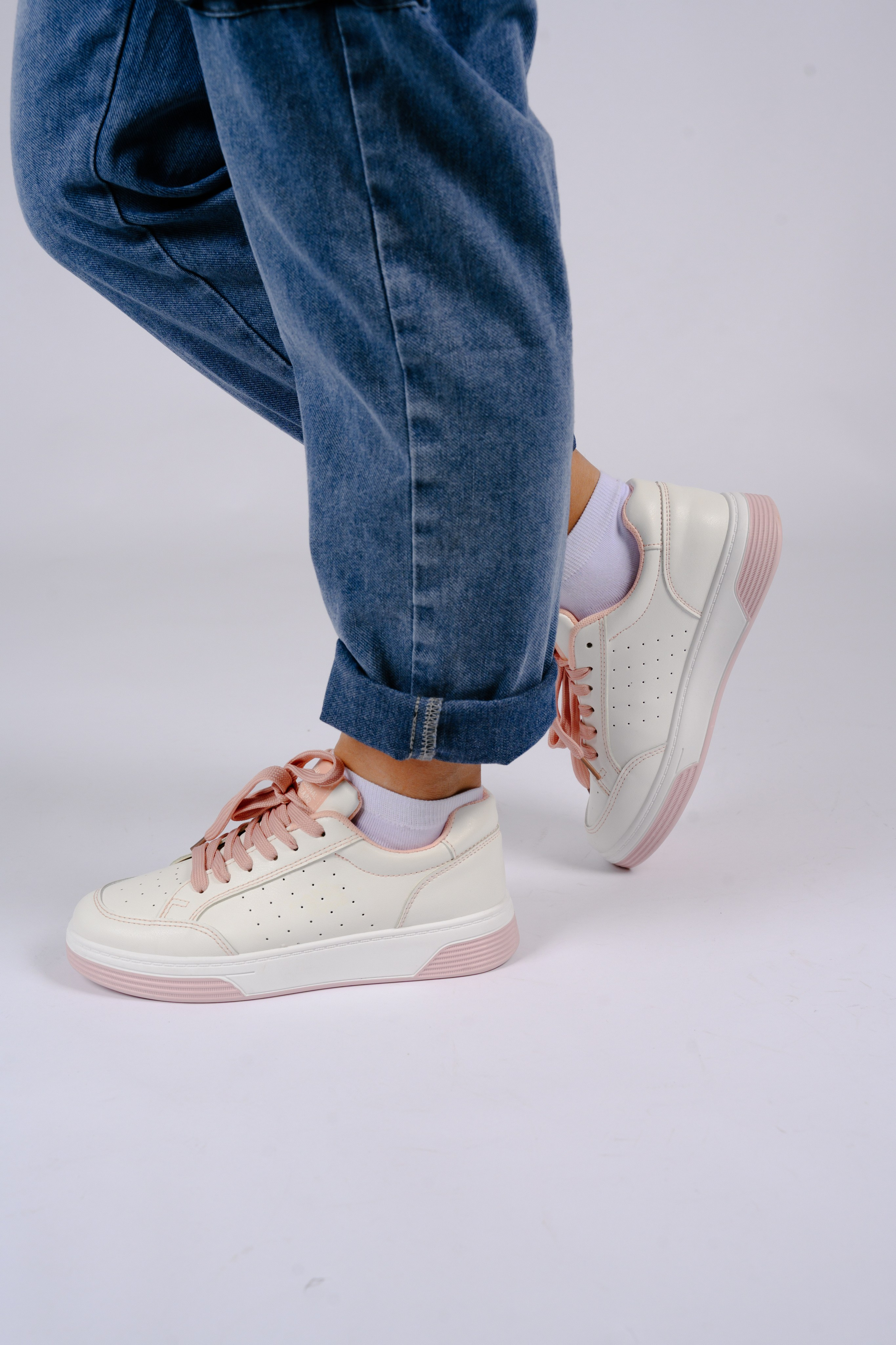 Кроссовки для wb. Фотограф в Красноярске