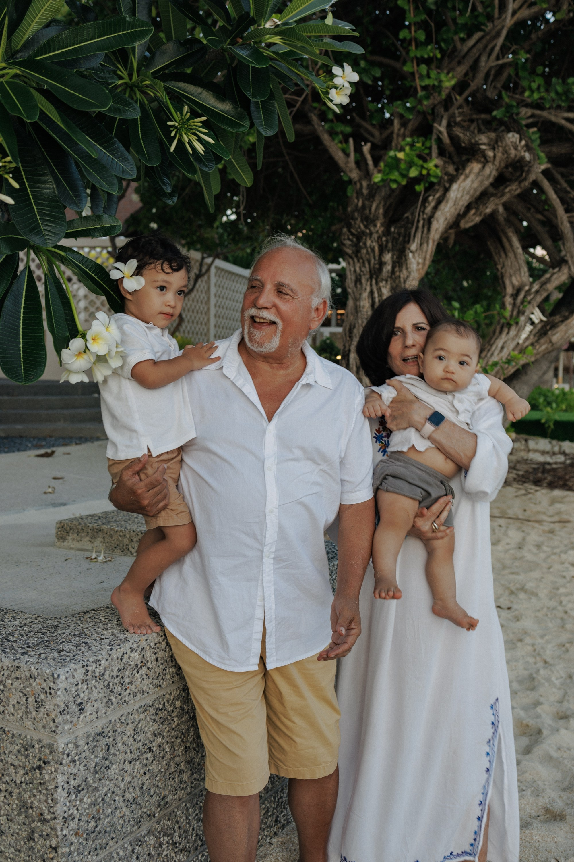 Family photographer portfolio in Thailand Phuket Samui Phangan Bangkok. Fedor Lemeshko — Destination Wedding and Family Lifestyle photographer