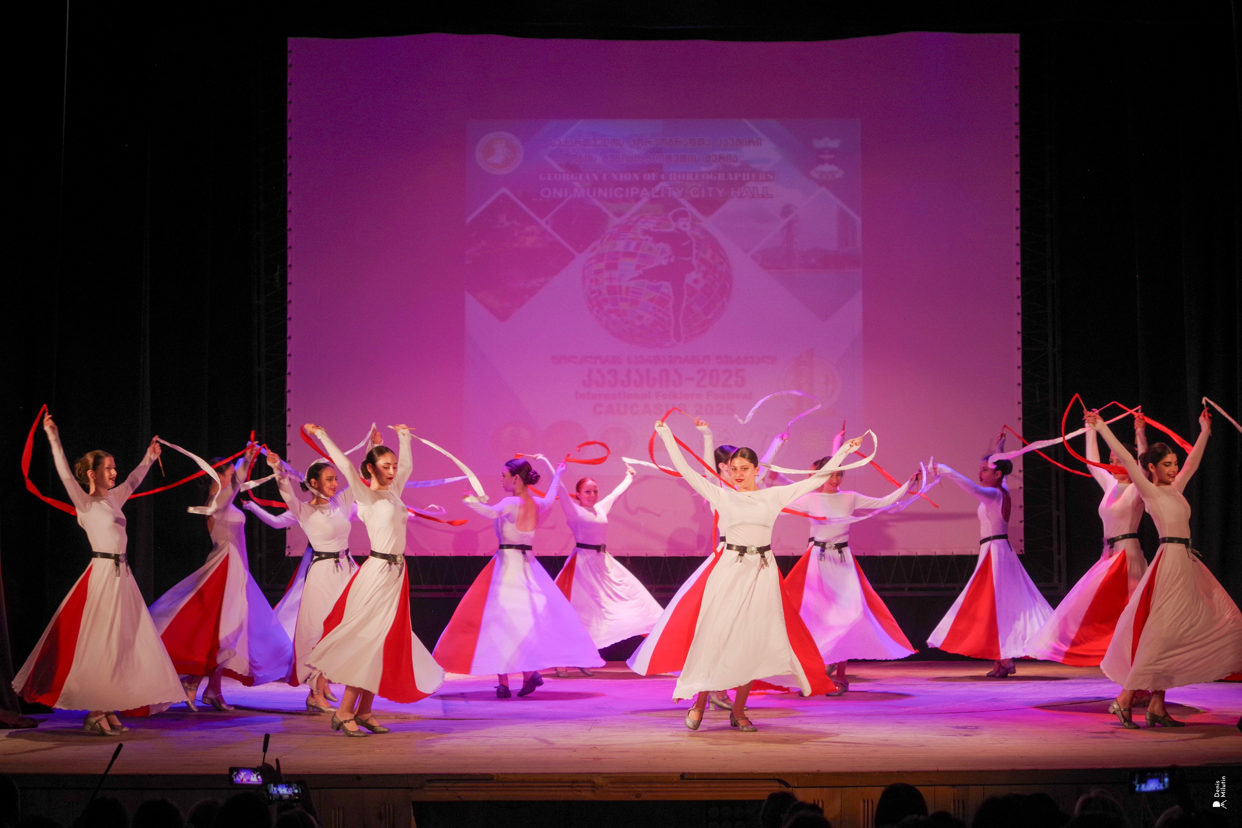 Танцы в прекрасном Они. Портретный фотограф Денис Милютин