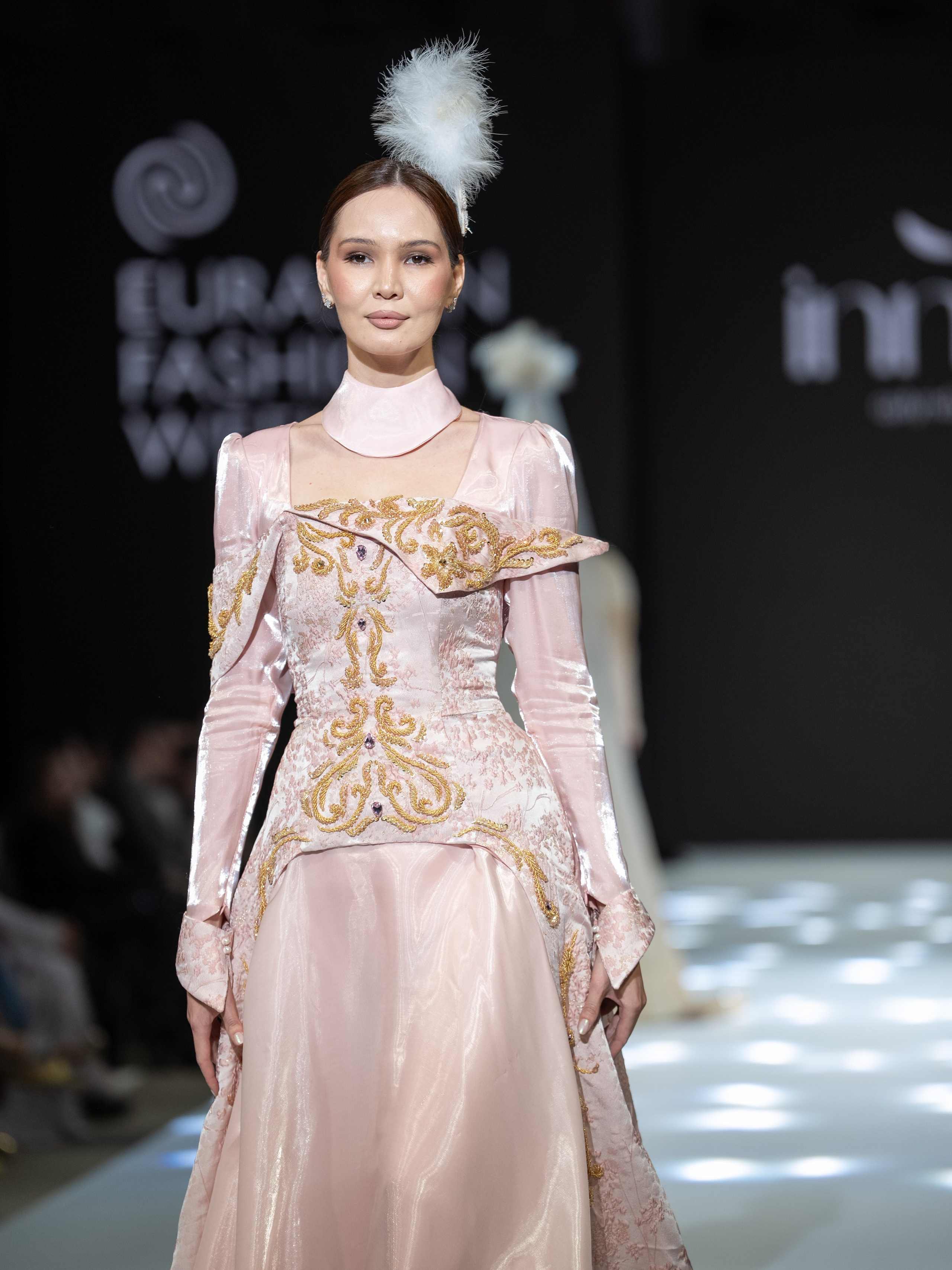 EURASIAN FASHION WEEK Innes. Сайт Алматинского НЮ АРТ, будуар и фэшн фотографа Дениса Карпенко