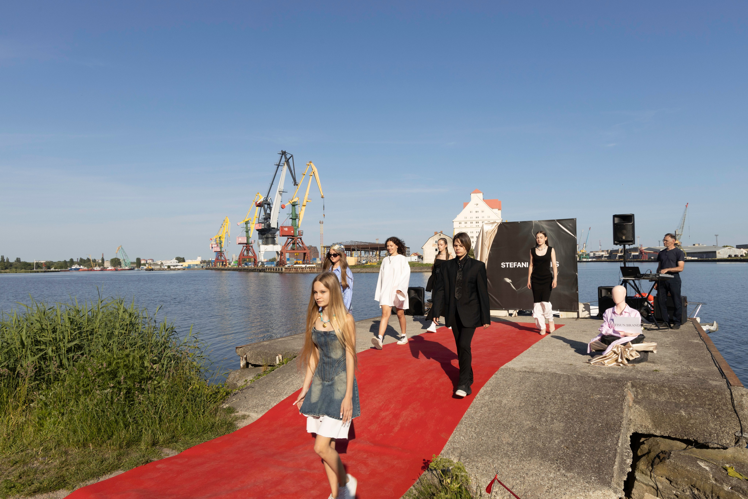 Открытие «FISUN | MIRAM Brand». Olya Posnimay