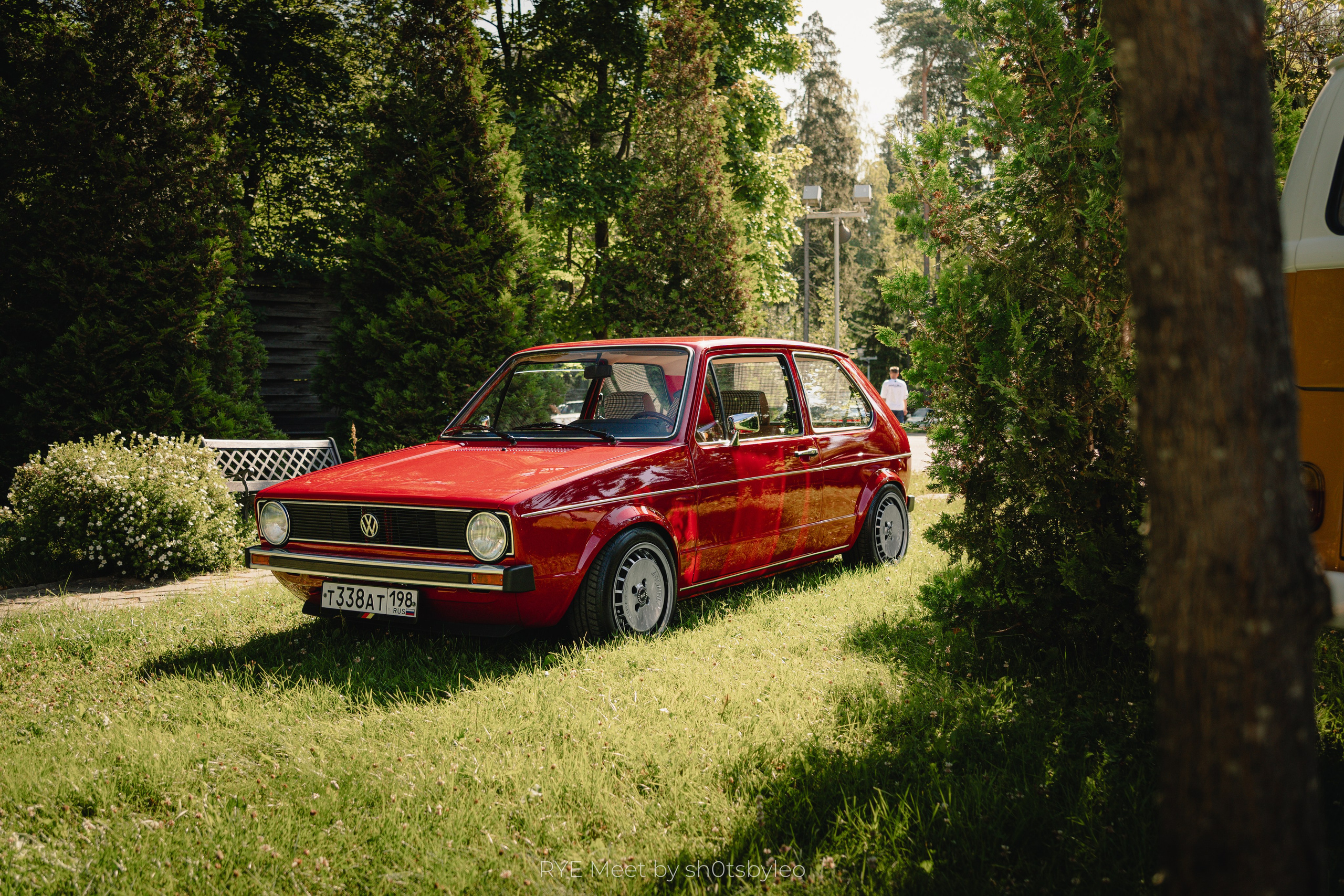 Масштабный летний фестиваль RYE Meet — встреча клуба любителей автомобилей старше 25-лет. Автомобильный фотограф Антон Цырулев