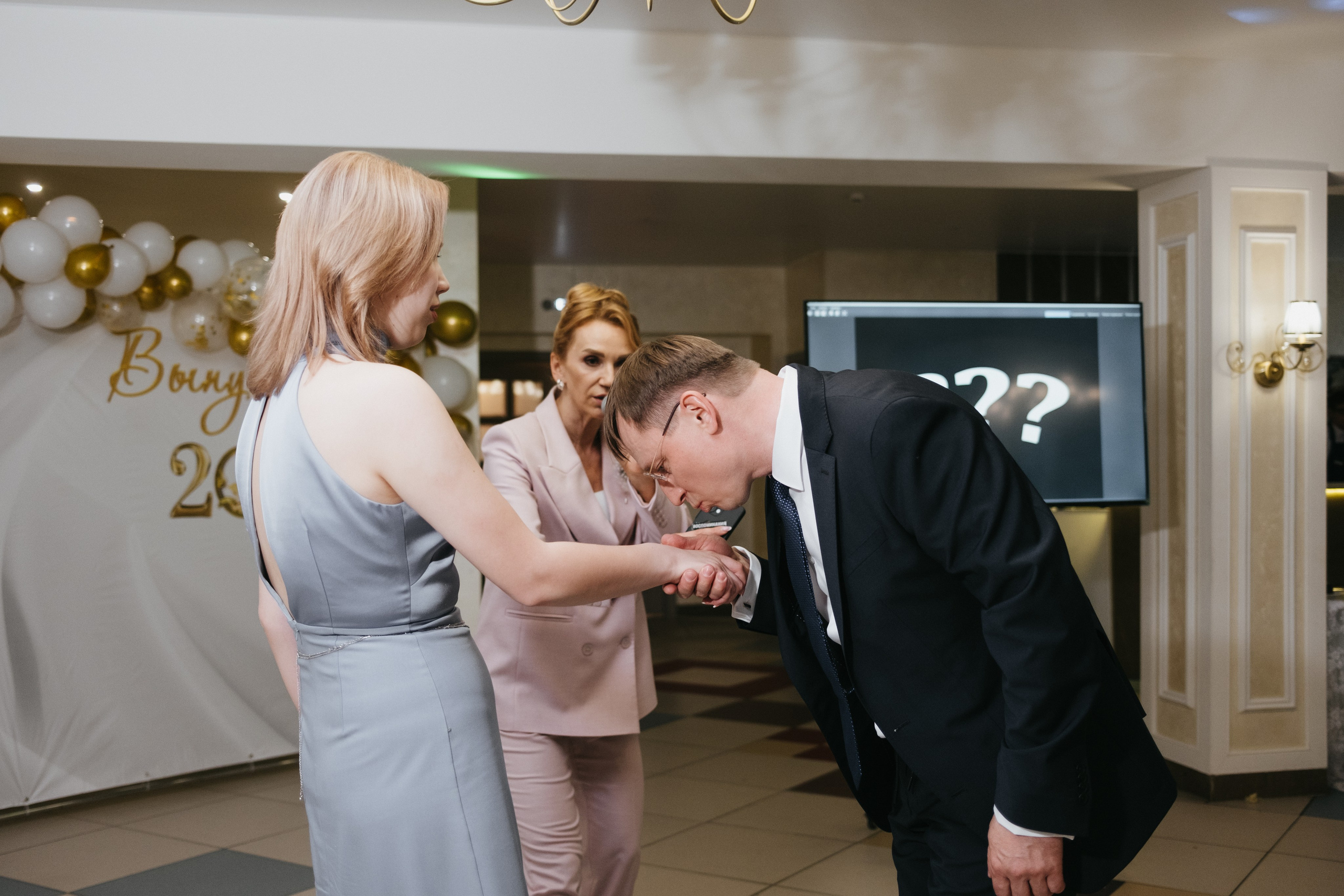 Выпускной 11 класс школы № 30. Свадебный и репортажной фотограф Денис Ожигин в Краснодаре и Краснодарском крае