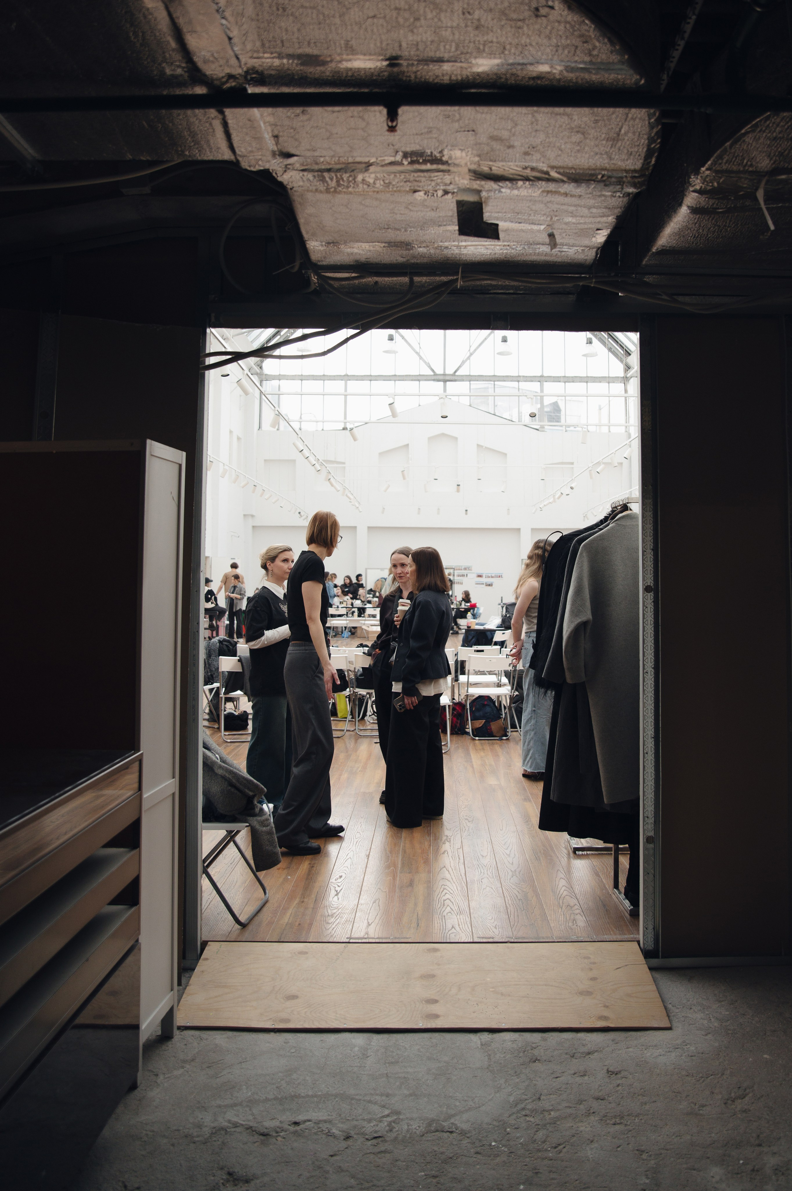 Бекстейдж показа «Новые Имена» собака.ru|ДЛТ. Портретный и репортажный фотограф в Санкт-Петербурге