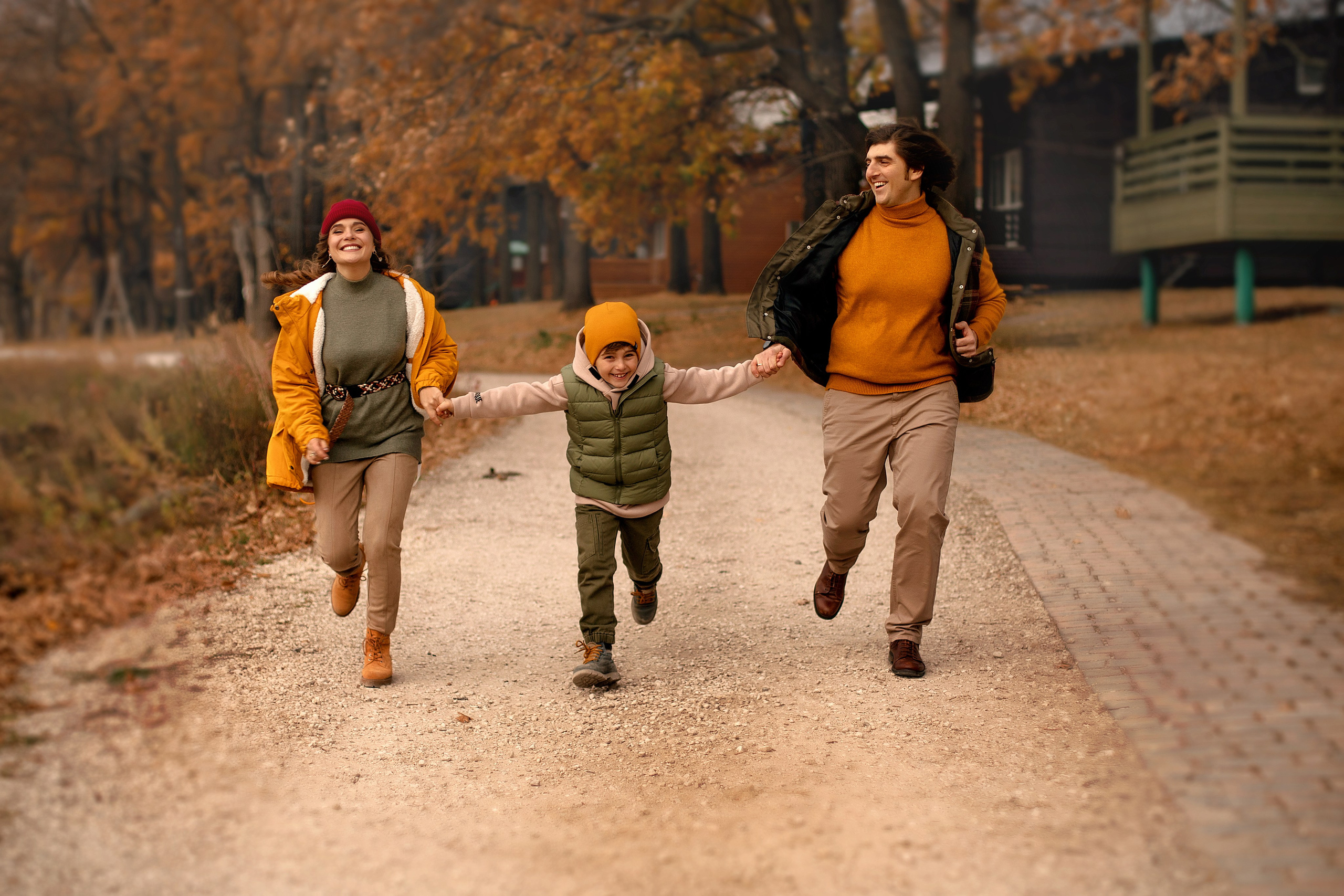 Семейная фотосессия. Осенняя прогулка с семьей.