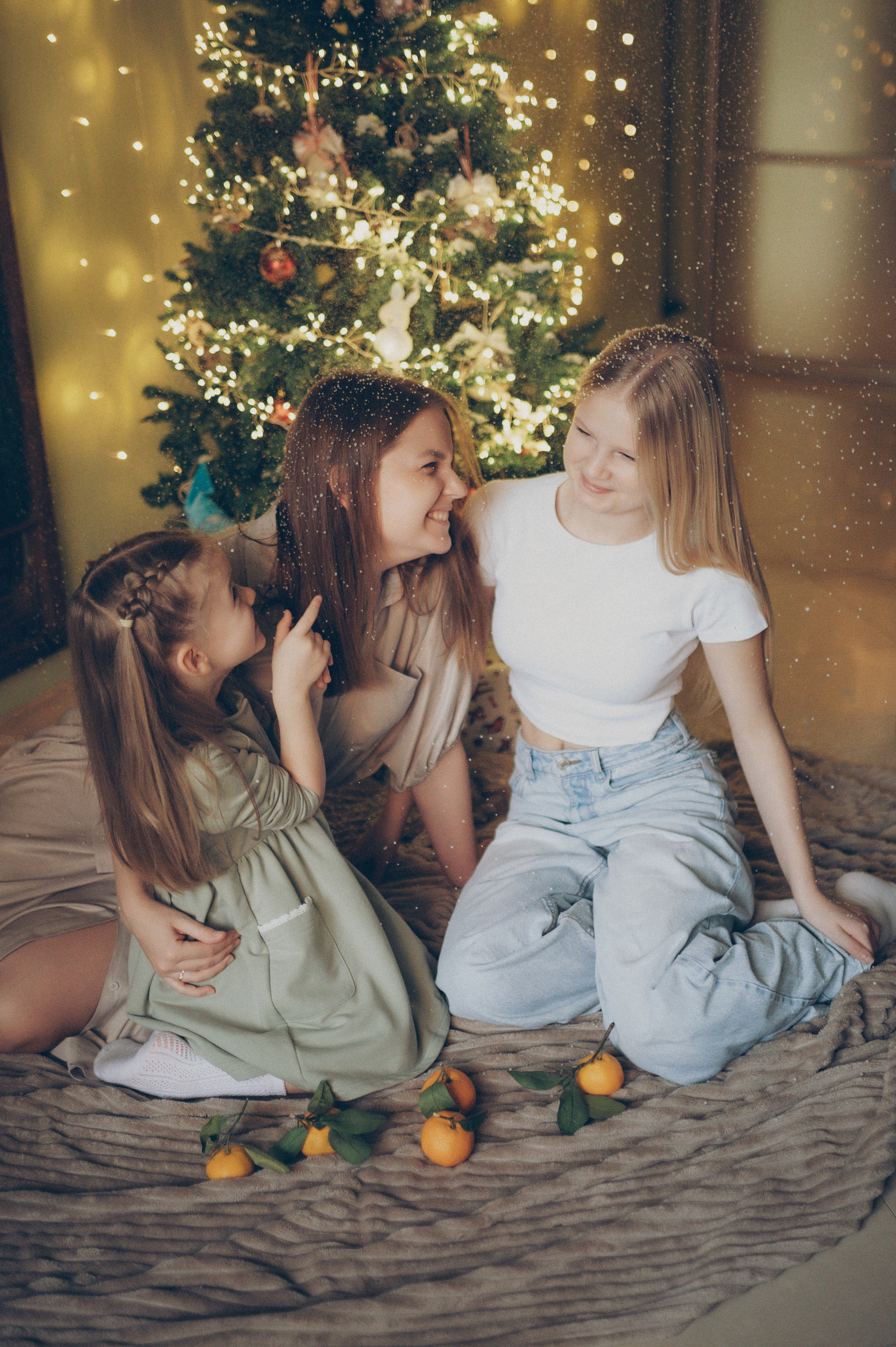 Тася, Соня, Женя и Илья (новогодняя домашняя). Фотограф, г. Лесной Свердловской области