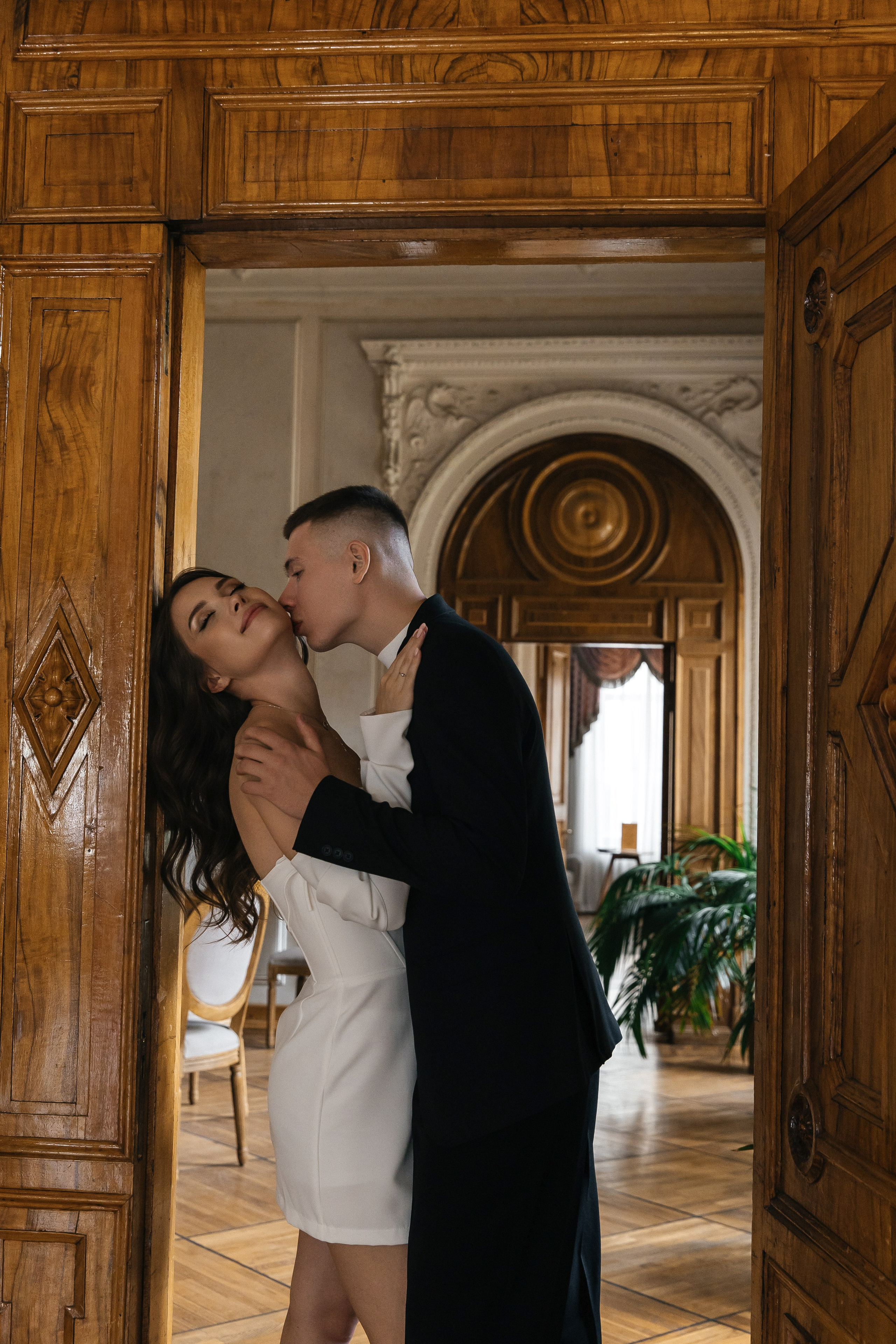 Свадебная фотосессия в Библиотеке-читальне им. А. С. Пушкина. Фотограф и видеограф Анна Домашенко