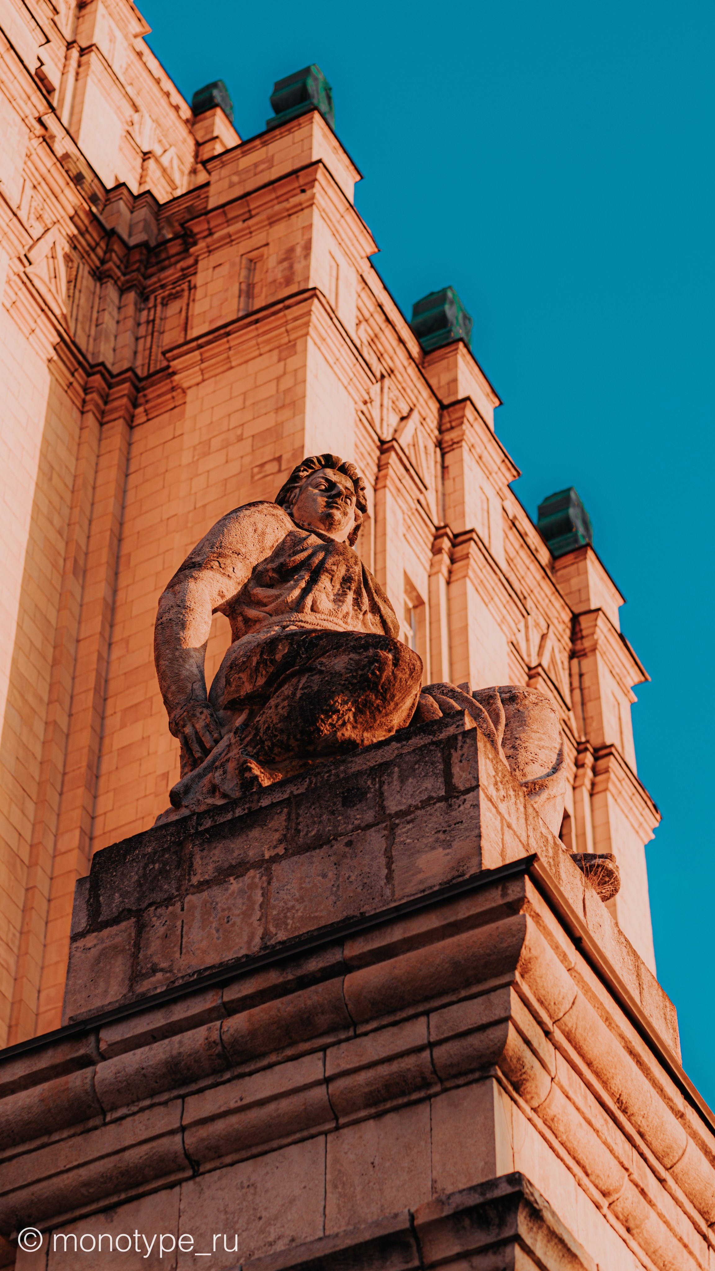 ST. BARRICADE. MOSCOW / БАРРИКАДНАЯ. МОСКВА
