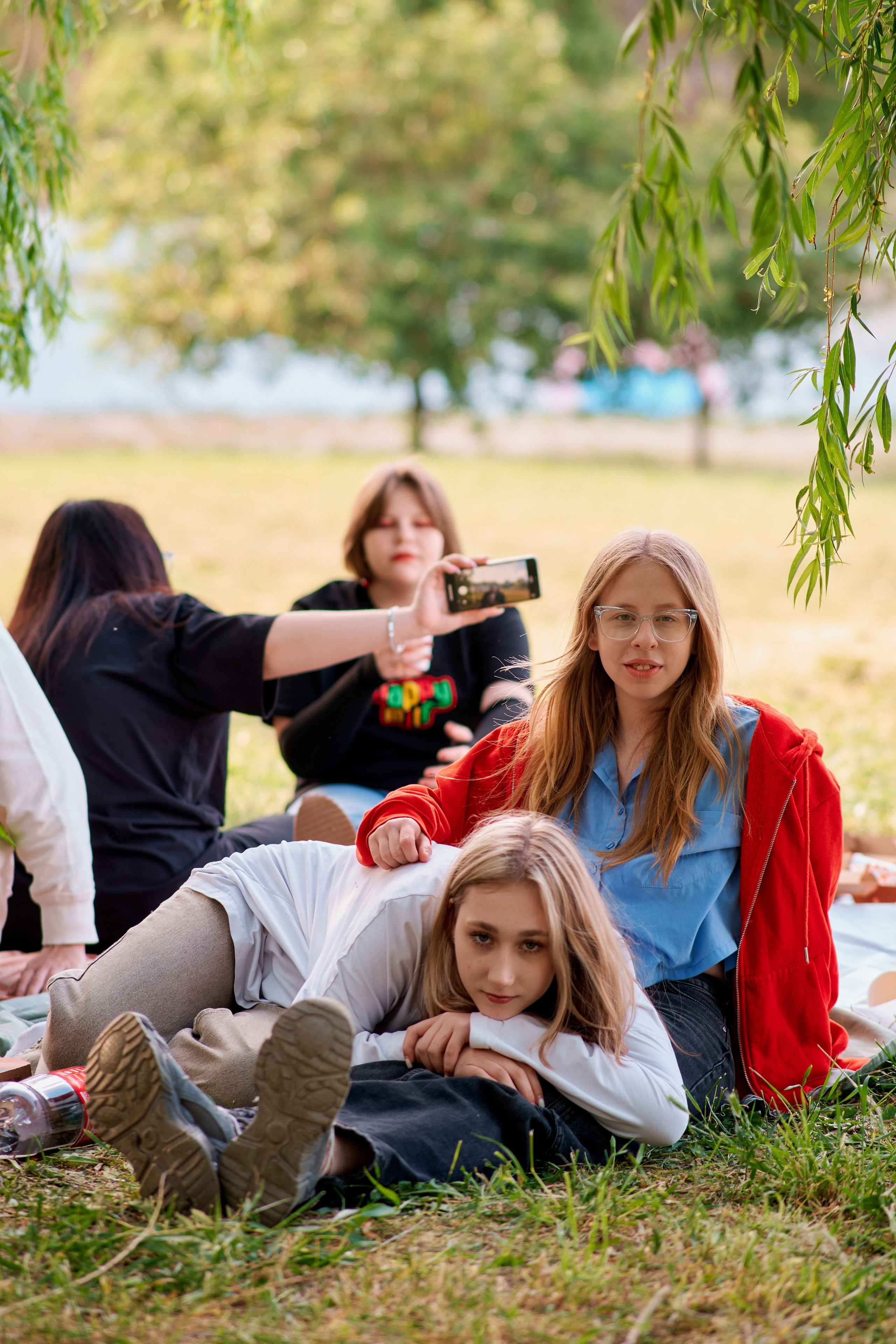 Съемка для папок. Чеховская набережная. Пикник 9 класс. Фотограф Таганрог Анна Трайжон