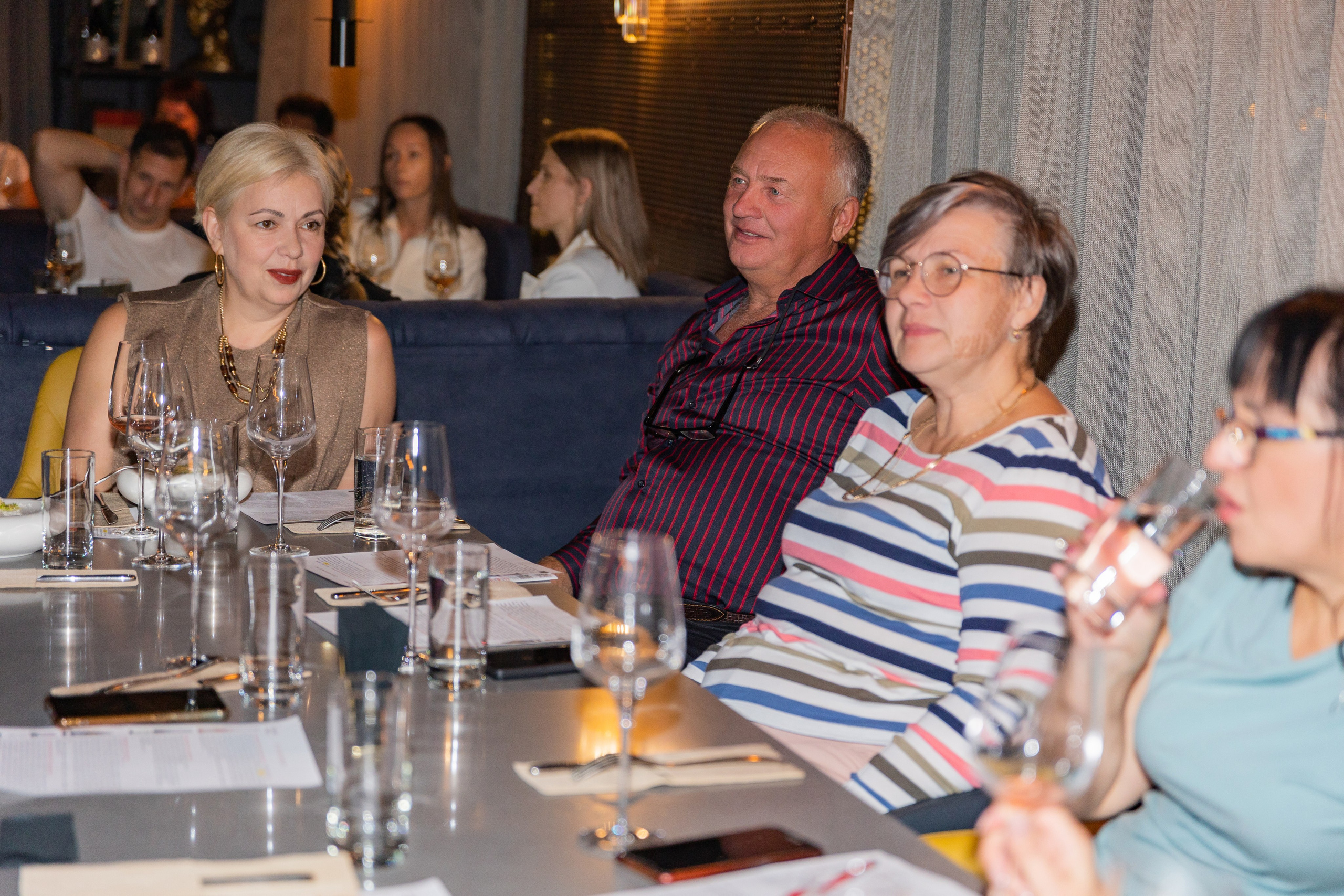 Дигустация вина от магазина Дилан в ресторане Кантина. Выпускные альбомы во Владивостоке