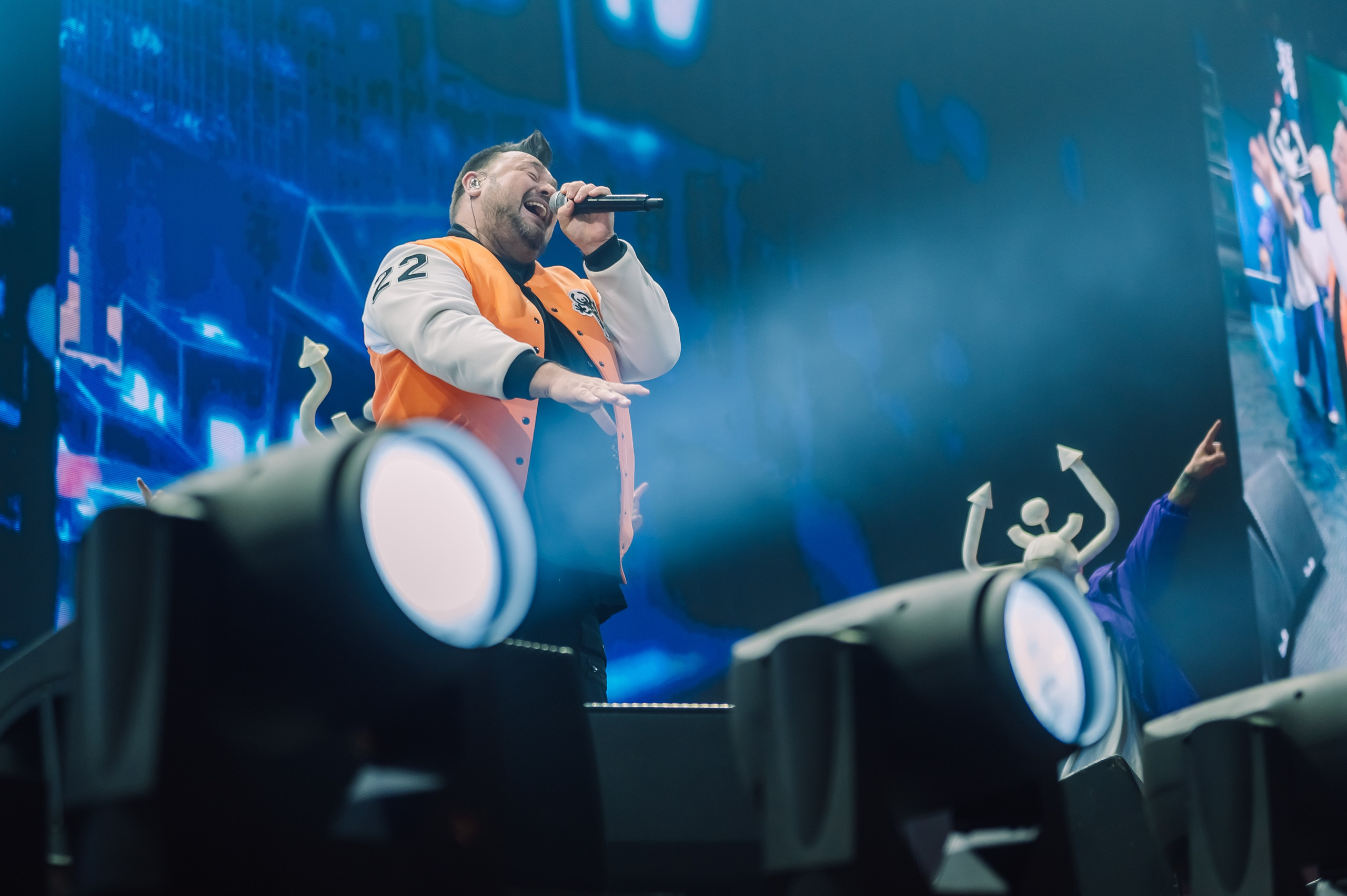 Руки вверх в Ледовом Дворце 15.11.2025. Детский фотограф, семейный фотограф и репортажи в Кемерово