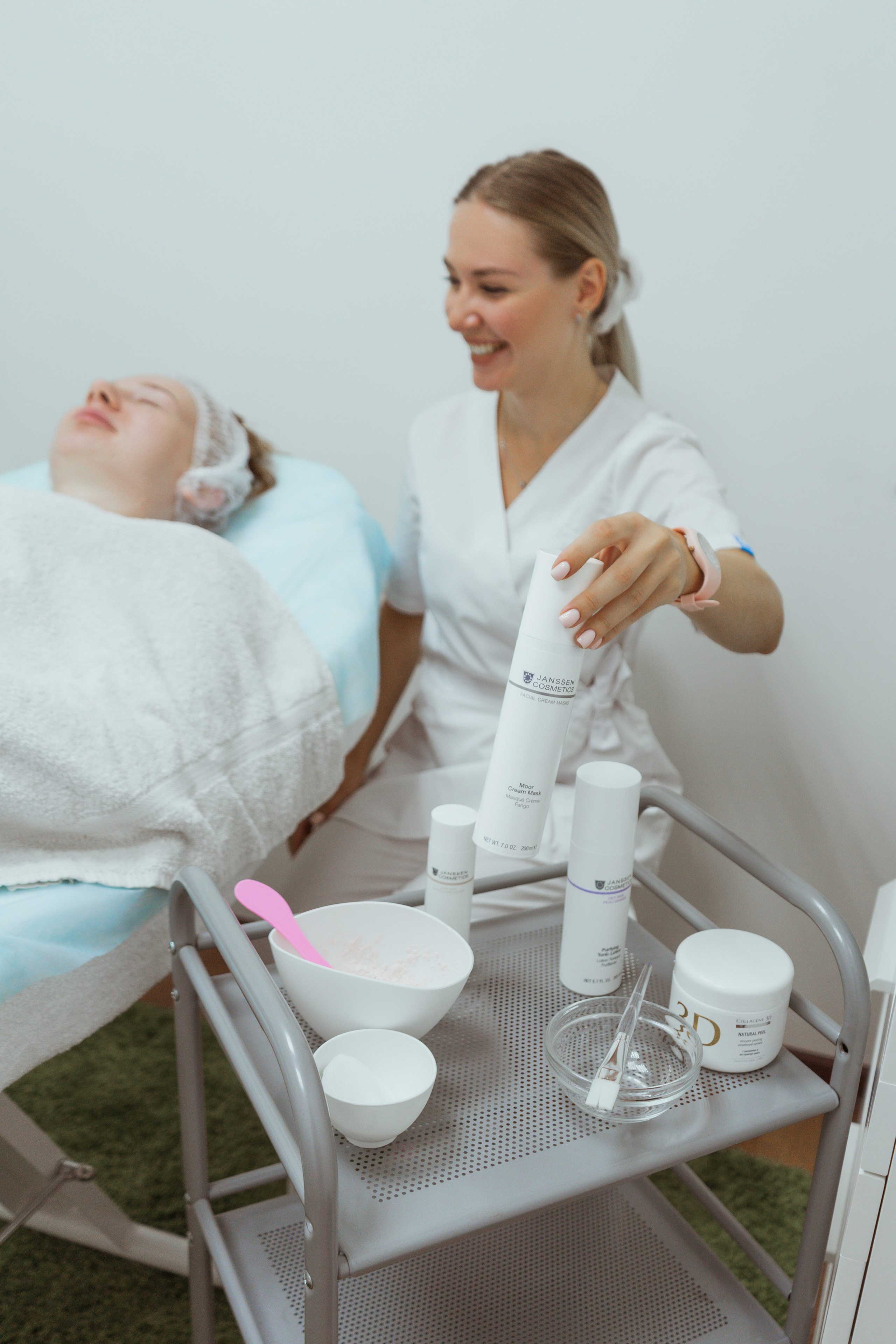 Контент-съемка для бьюти-мастера. Предметный и рекламный фотограф в Сочи Мария Золотай