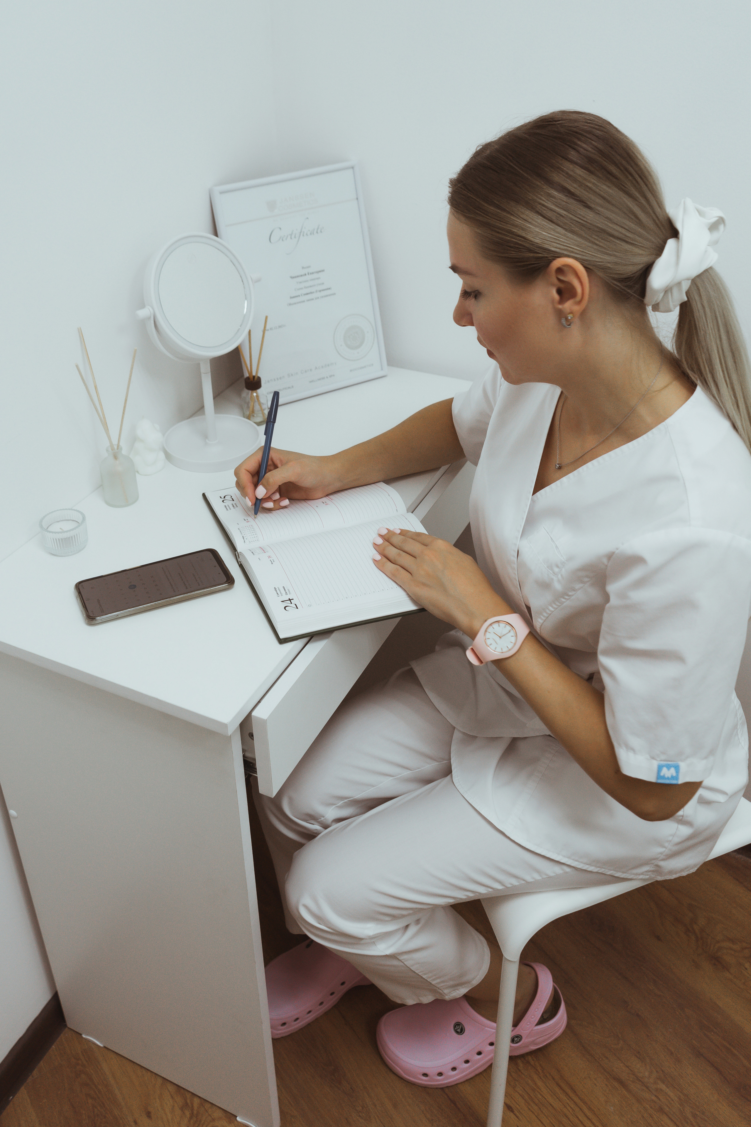 Контент-съемка для бьюти-мастера. Предметный и рекламный фотограф в Сочи Мария Золотай