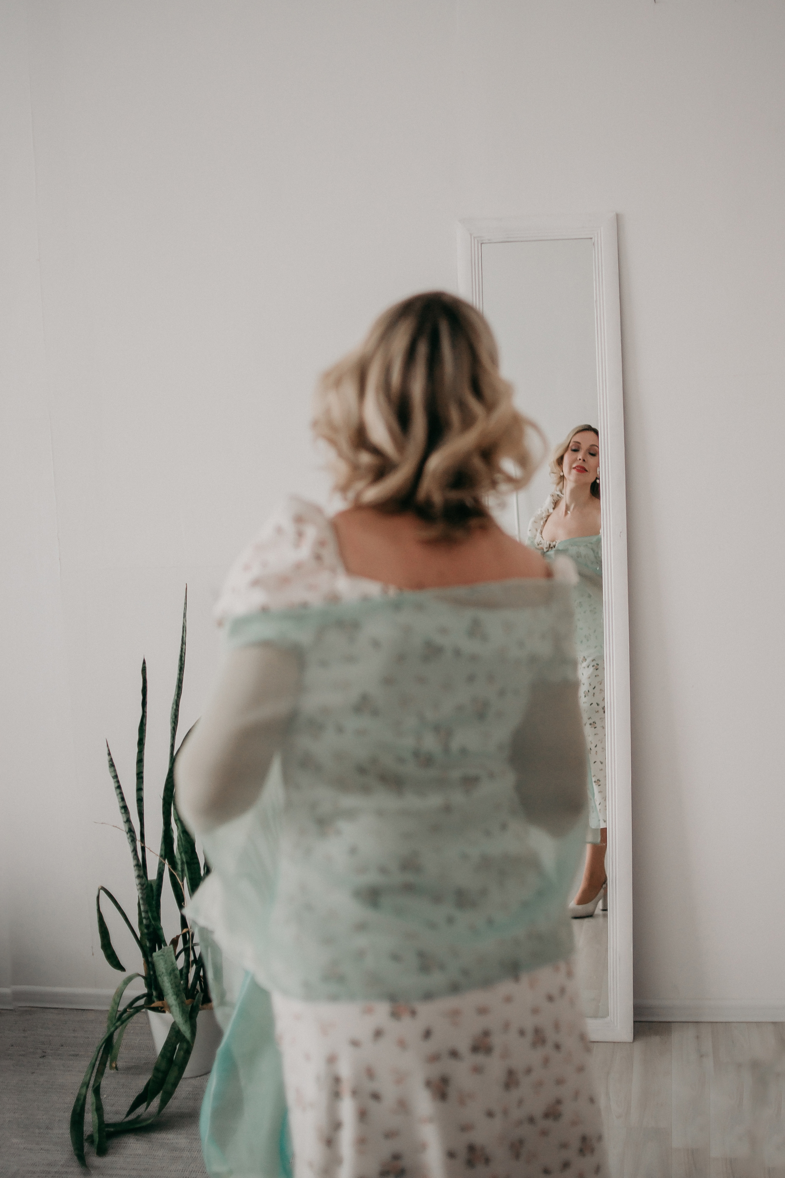 Юлия. Фотосессия в цветах. Фотограф Регина Крикунова г. Красноярск