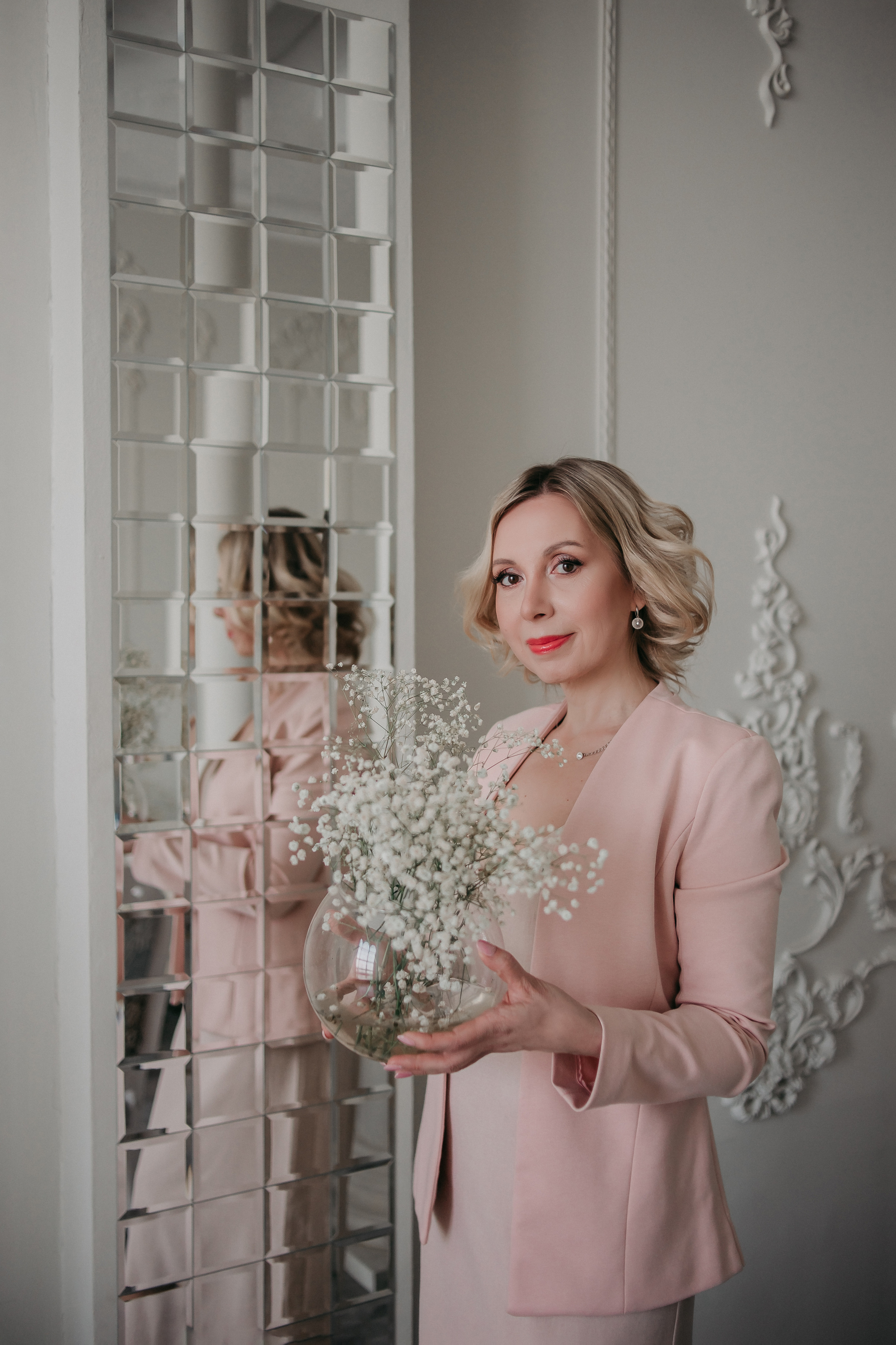 Юлия. Фотосессия в цветах. Фотограф Регина Крикунова г. Красноярск