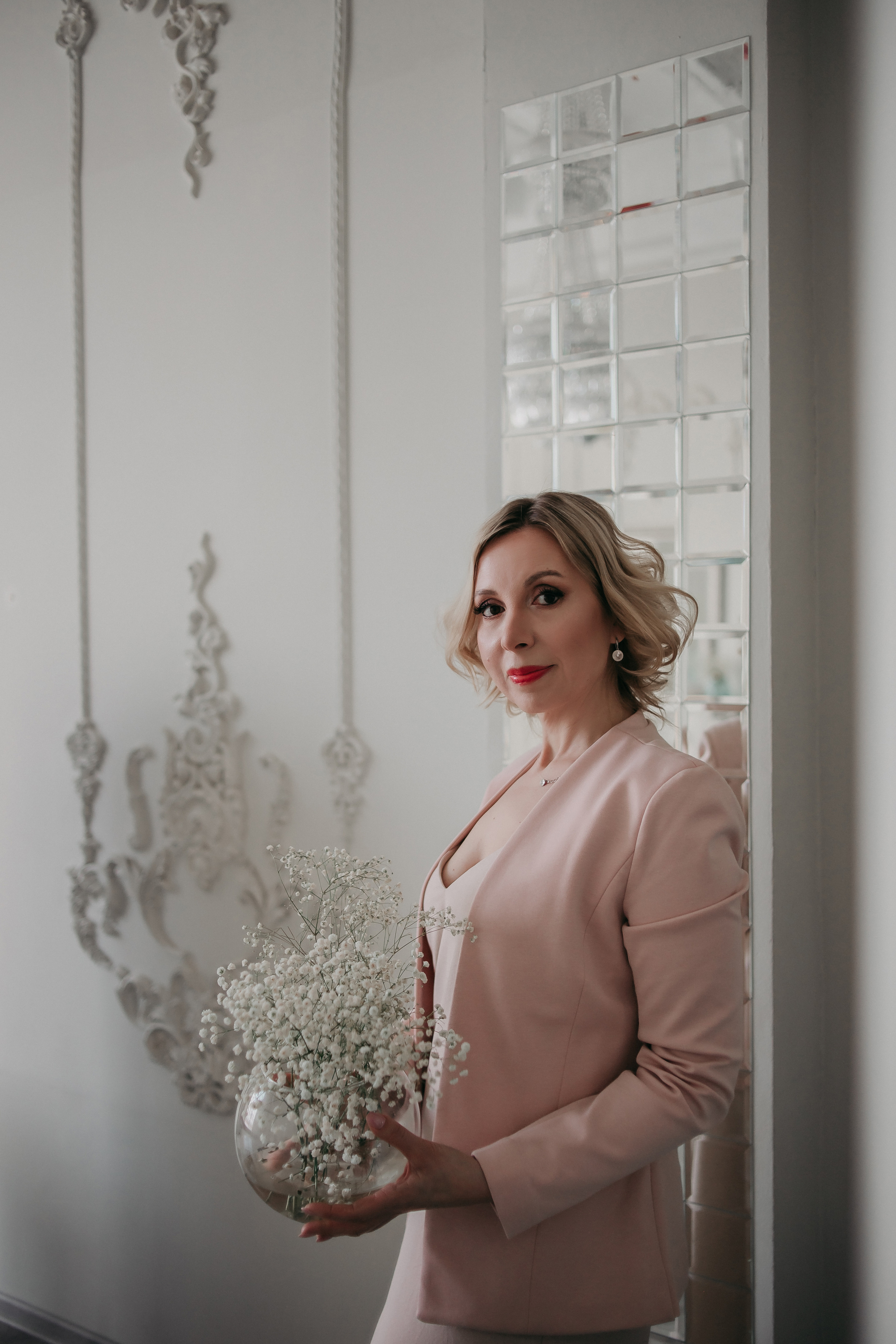 Юлия. Фотосессия в цветах. Фотограф Регина Крикунова г. Красноярск