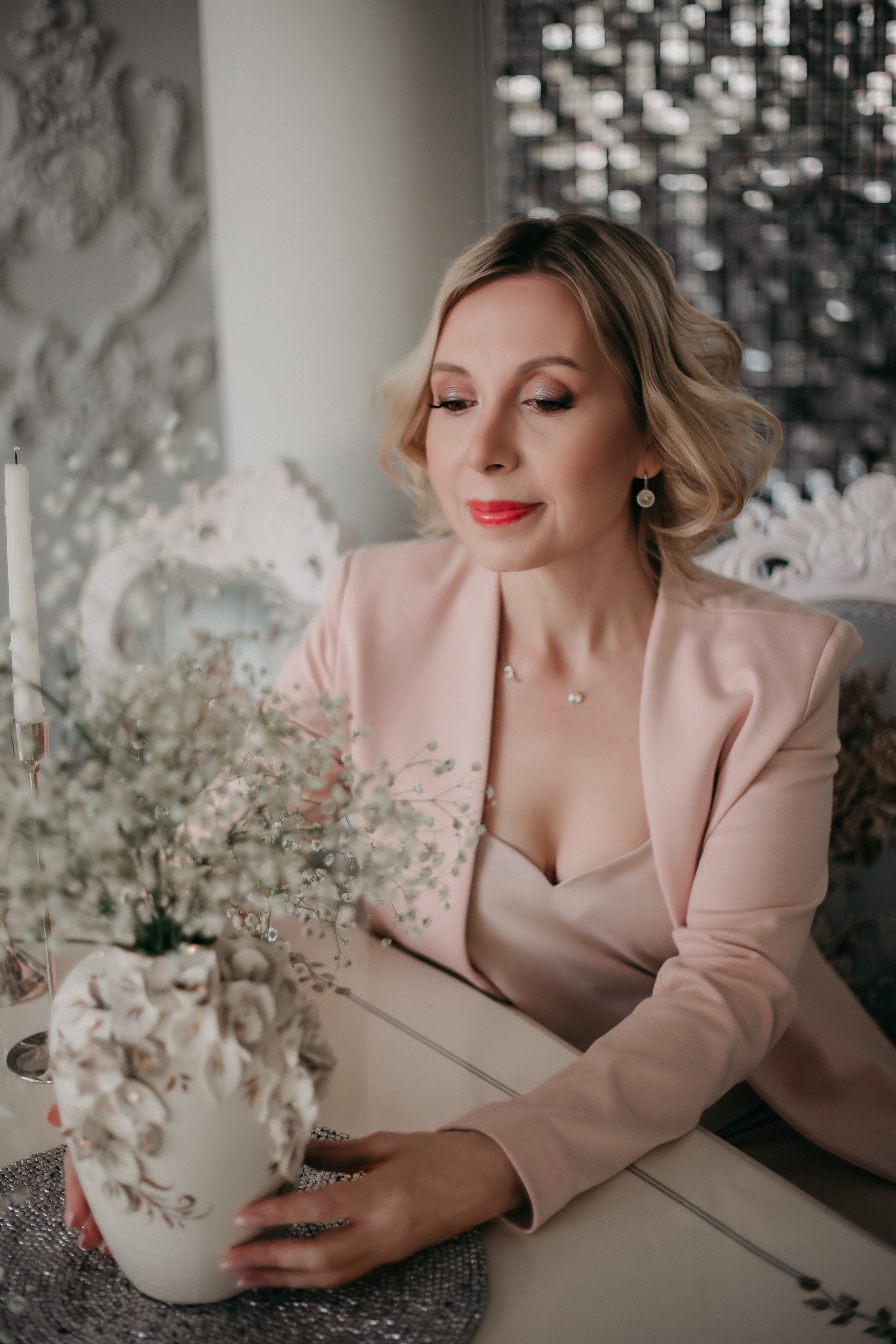 Юлия. Фотосессия в цветах. Фотограф Регина Крикунова г. Красноярск