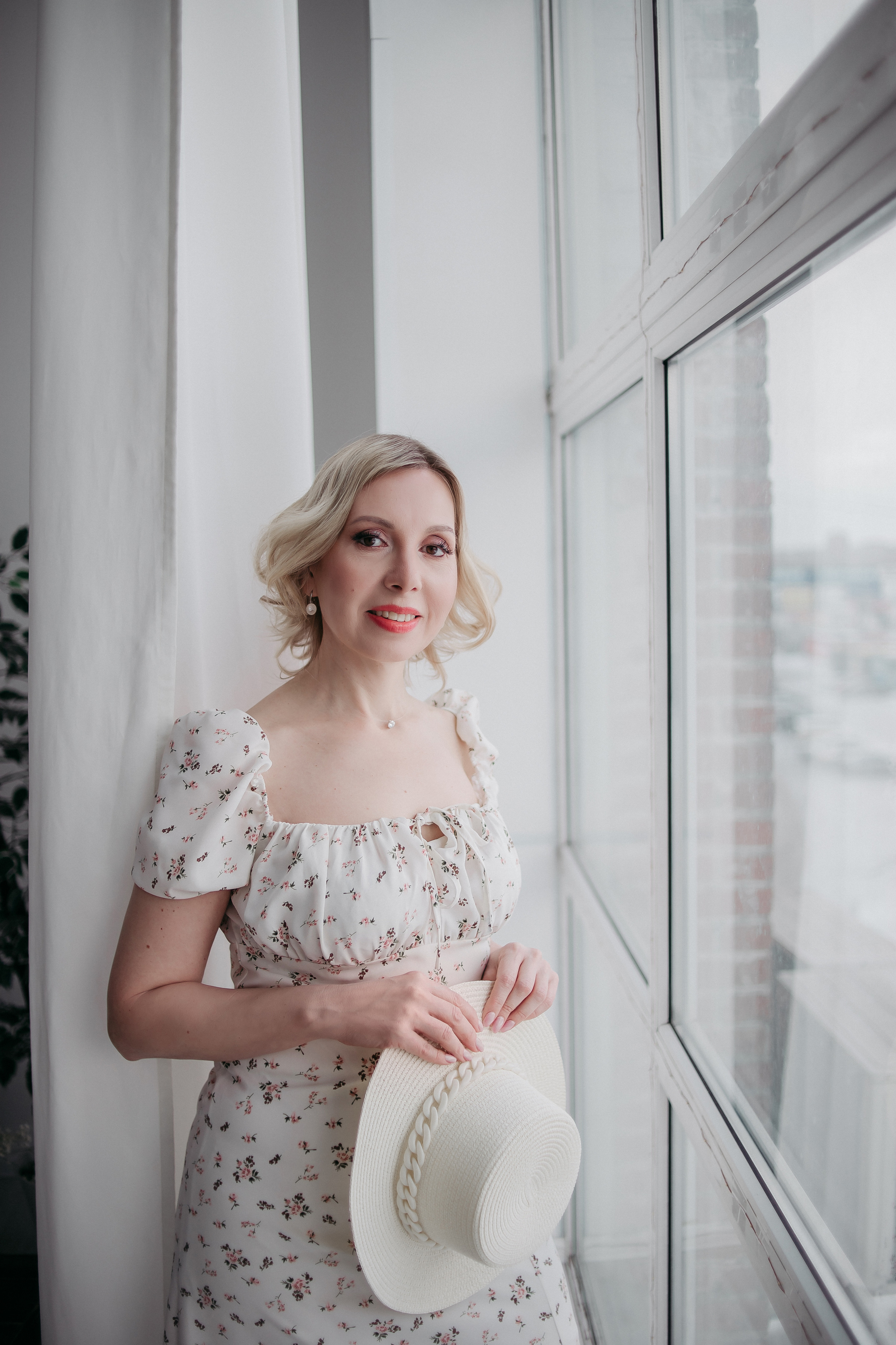 Юлия. Фотосессия в цветах. Фотограф Регина Крикунова г. Красноярск