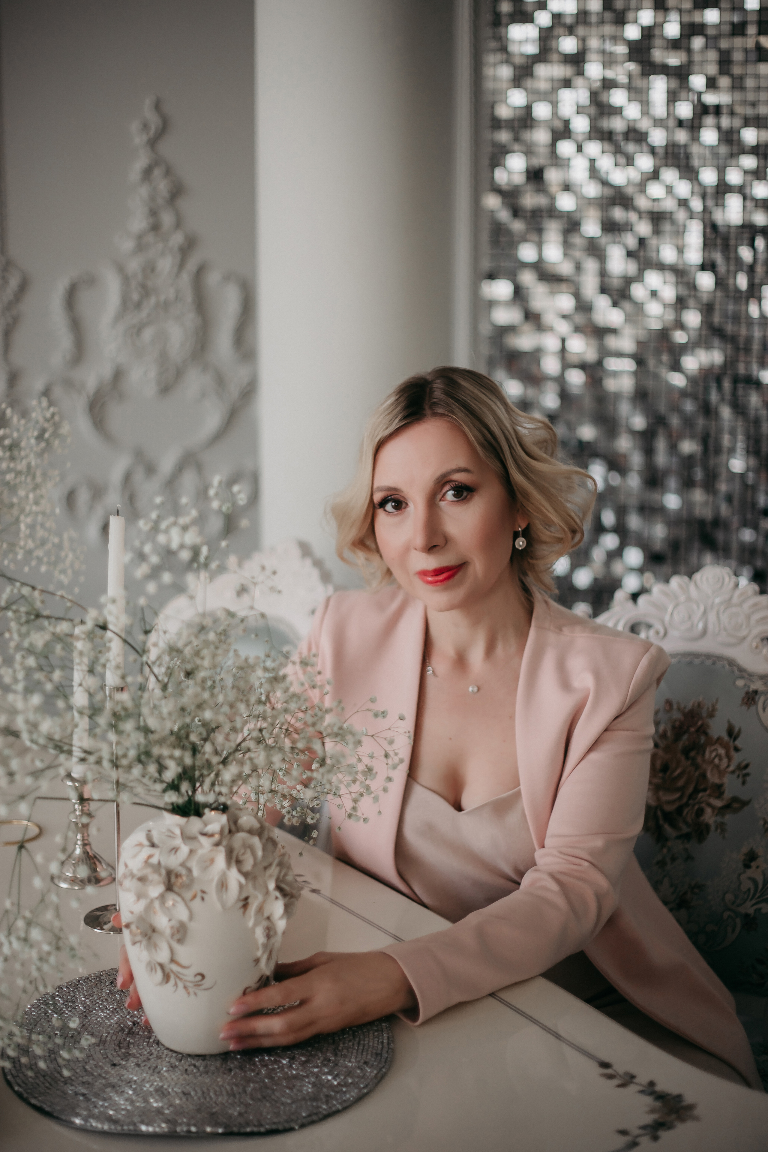 Юлия. Фотосессия в цветах. Фотограф Регина Крикунова г. Красноярск