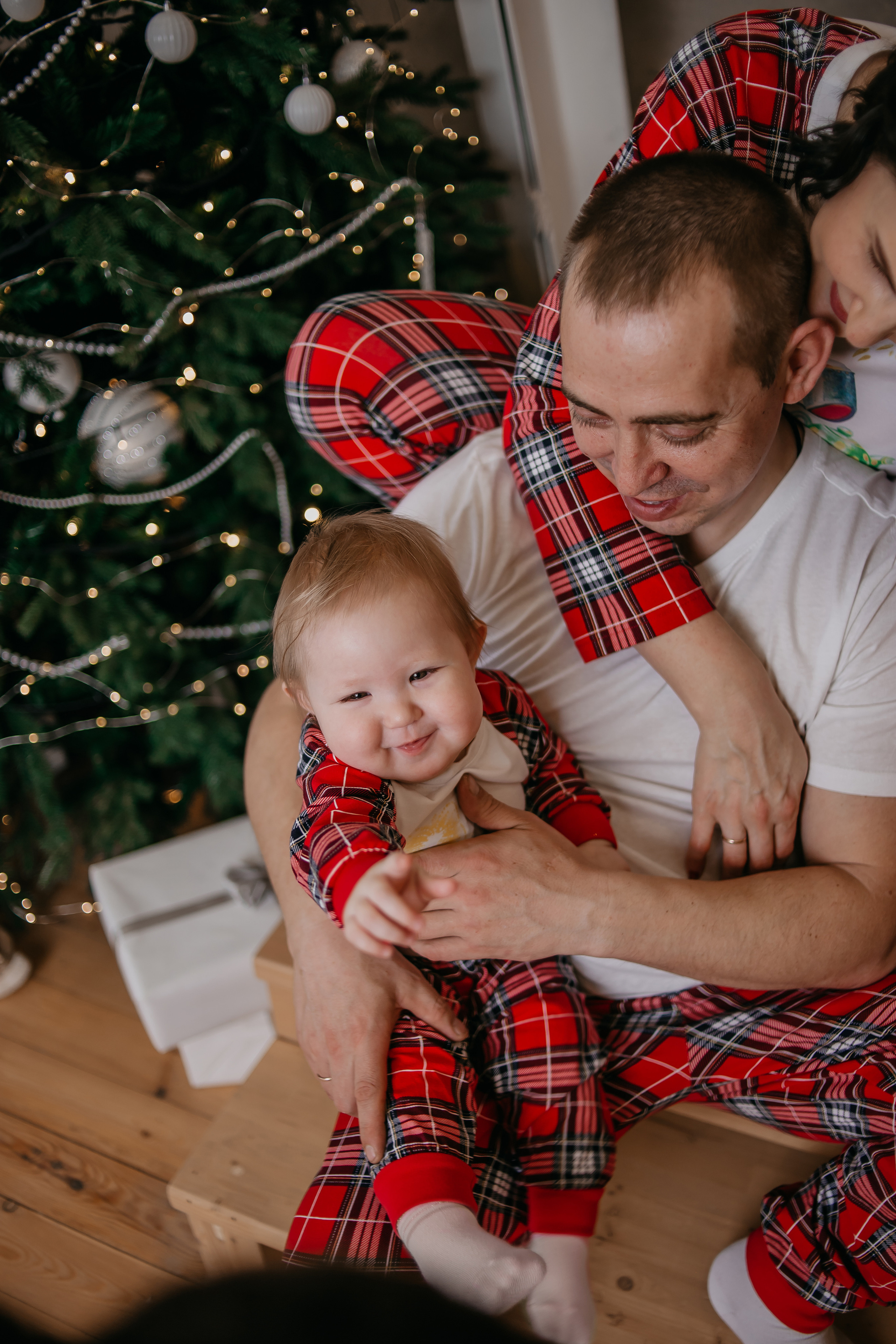 Семейная новогодняя съёмка. Иван, Евгения, Богдан, Агата. Фотограф Регина Крикунова г. Красноярск