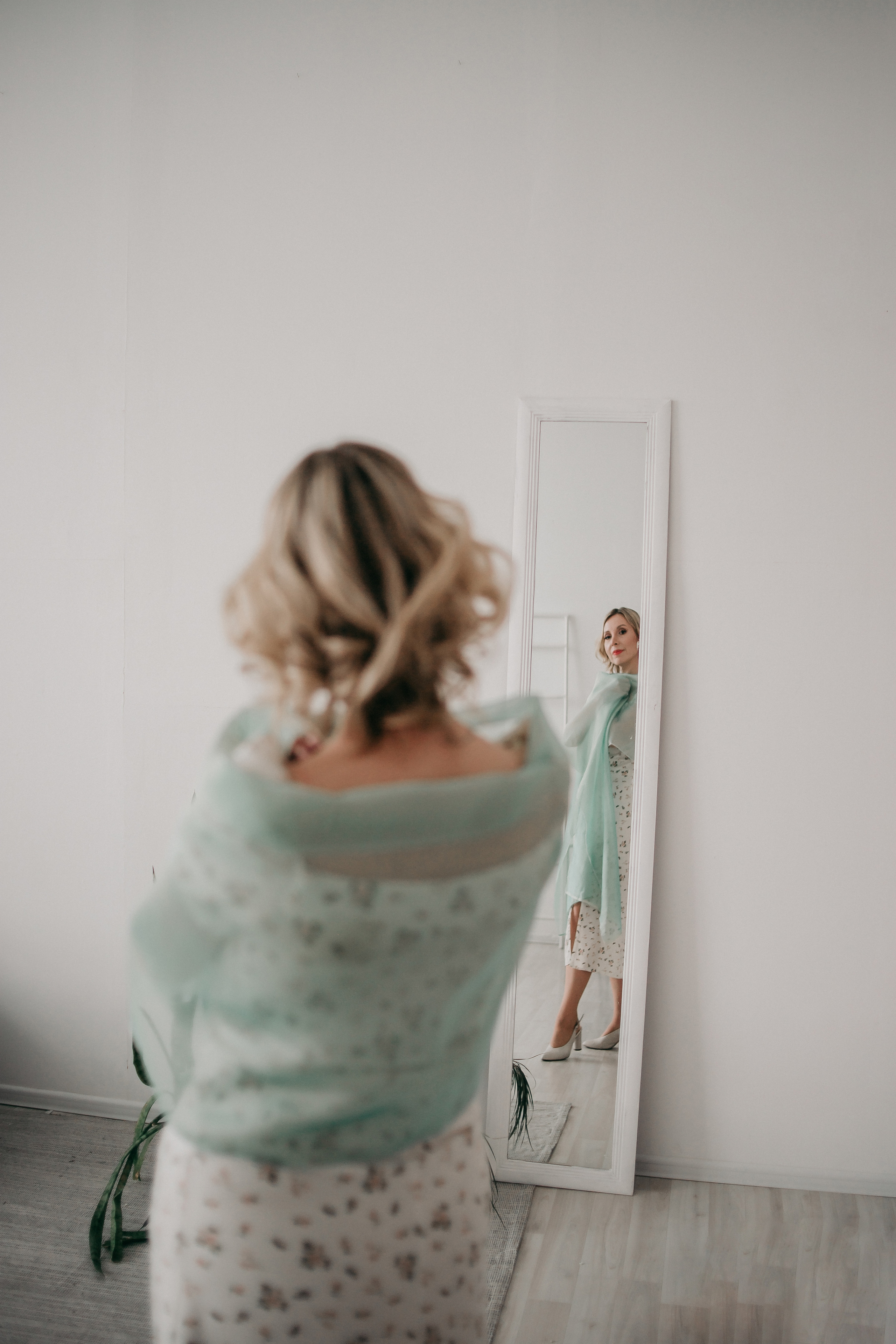 Юлия. Фотосессия в цветах. Фотограф Регина Крикунова г. Красноярск