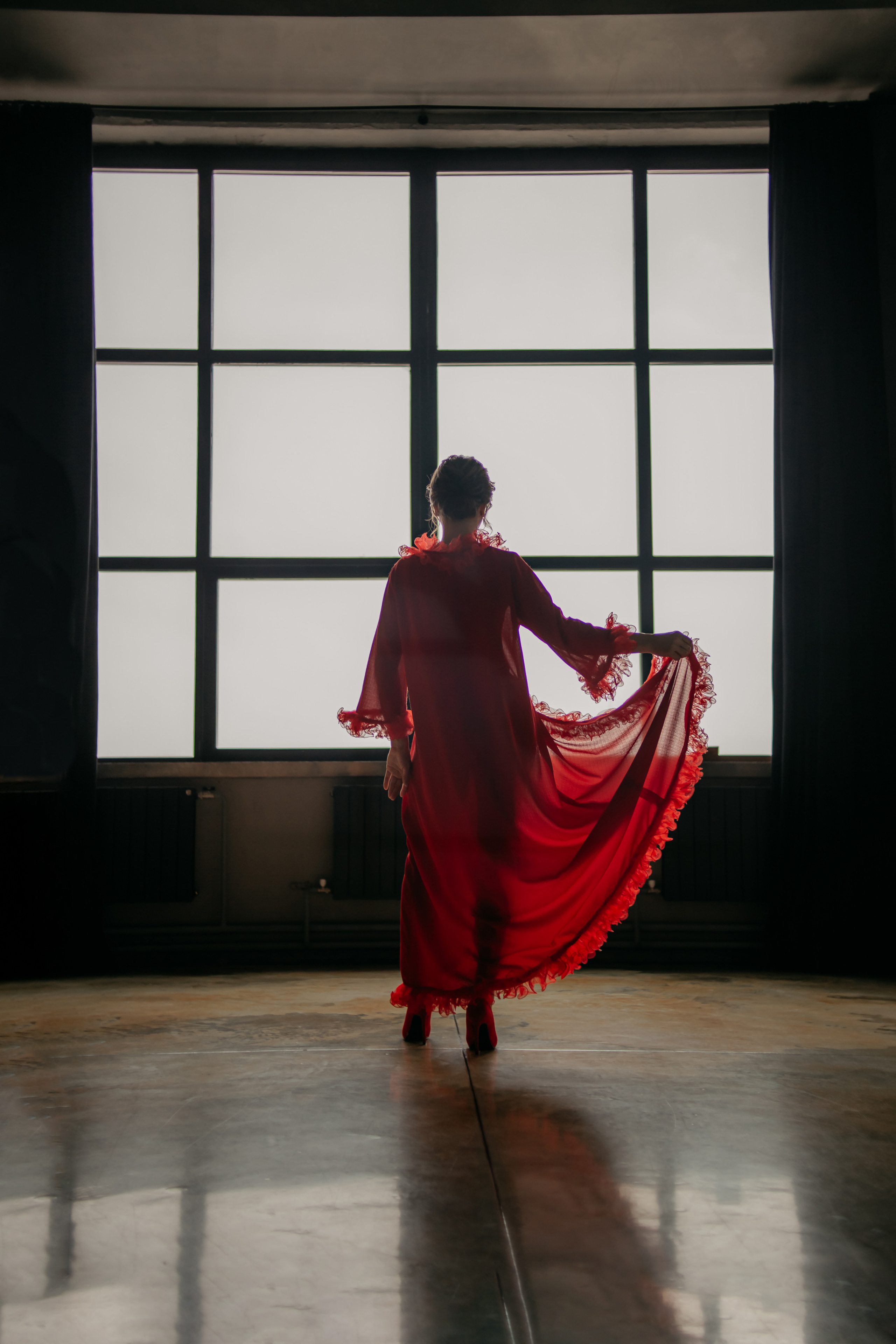 Ярослава. Леди в красном. Фотограф Регина Крикунова г. Красноярск