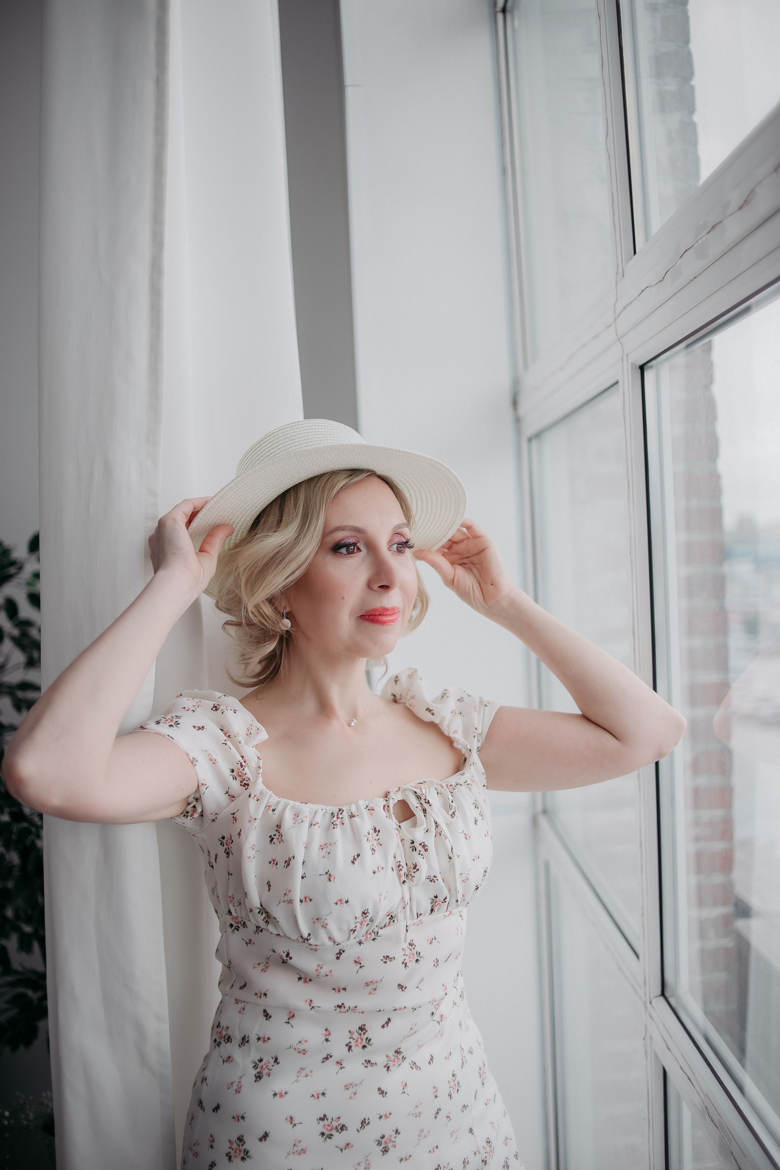 Юлия. Фотосессия в цветах. Фотограф Регина Крикунова г. Красноярск