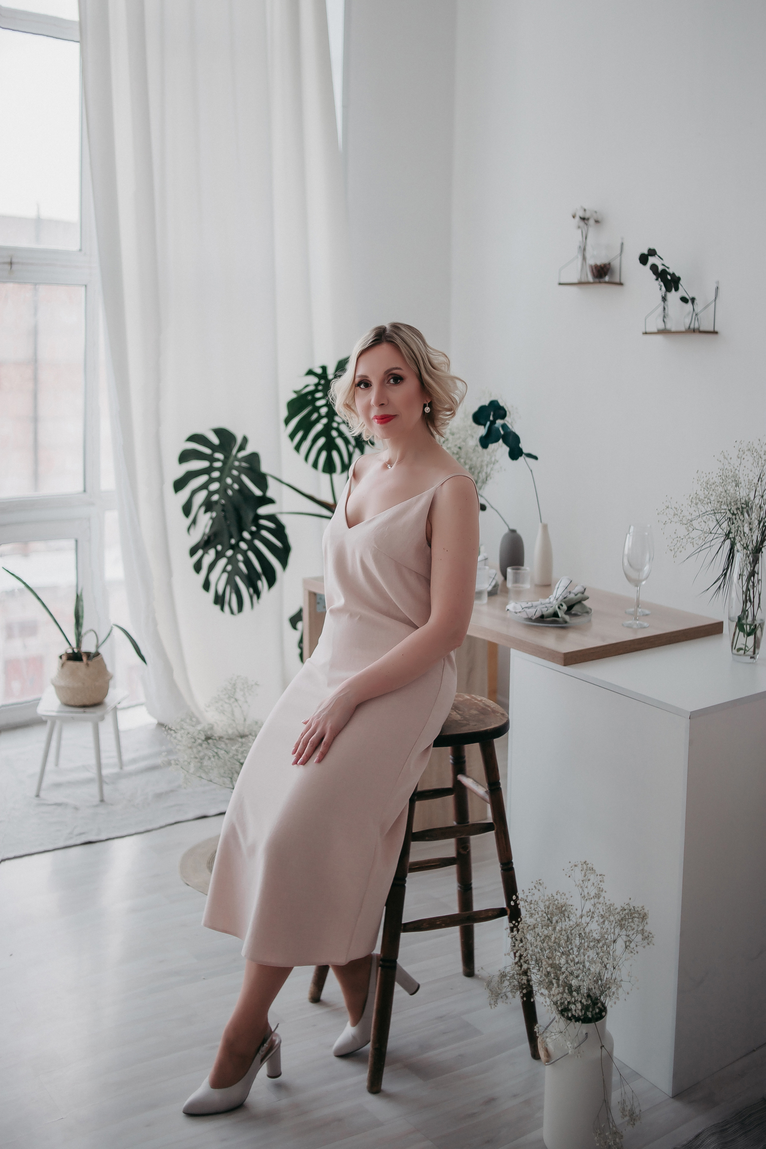 Юлия. Фотосессия в цветах. Фотограф Регина Крикунова г. Красноярск