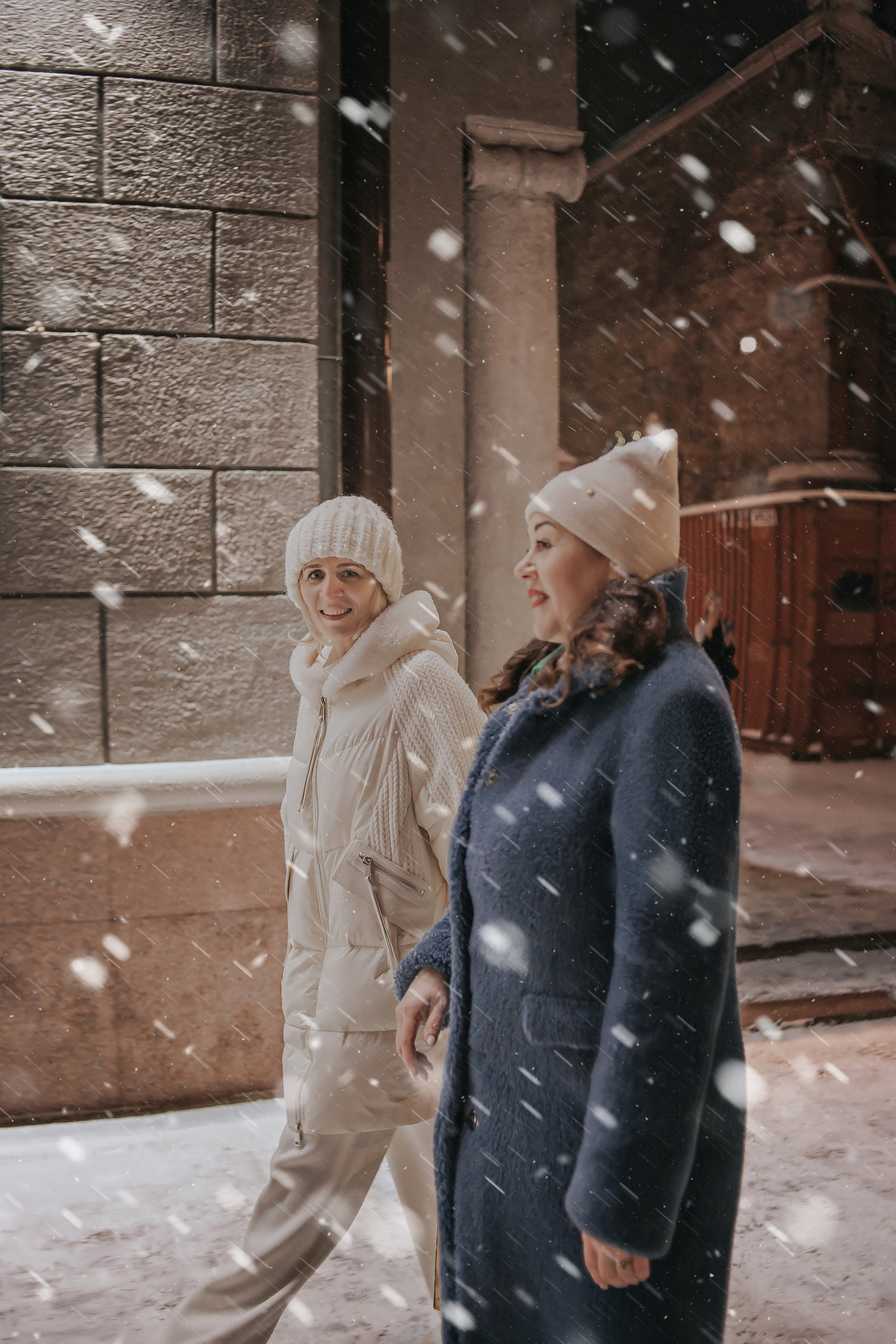 Прогулка подруг. Ольга и Вера. Фотограф Регина Крикунова г. Красноярск