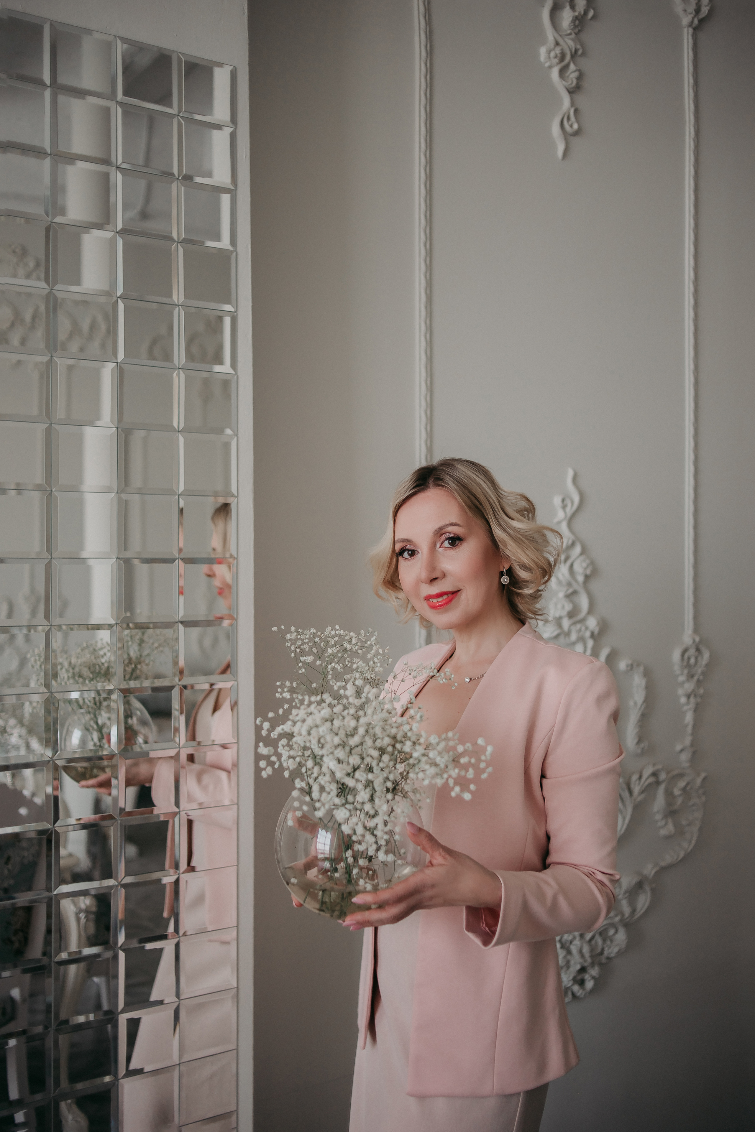 Юлия. Фотосессия в цветах. Фотограф Регина Крикунова г. Красноярск