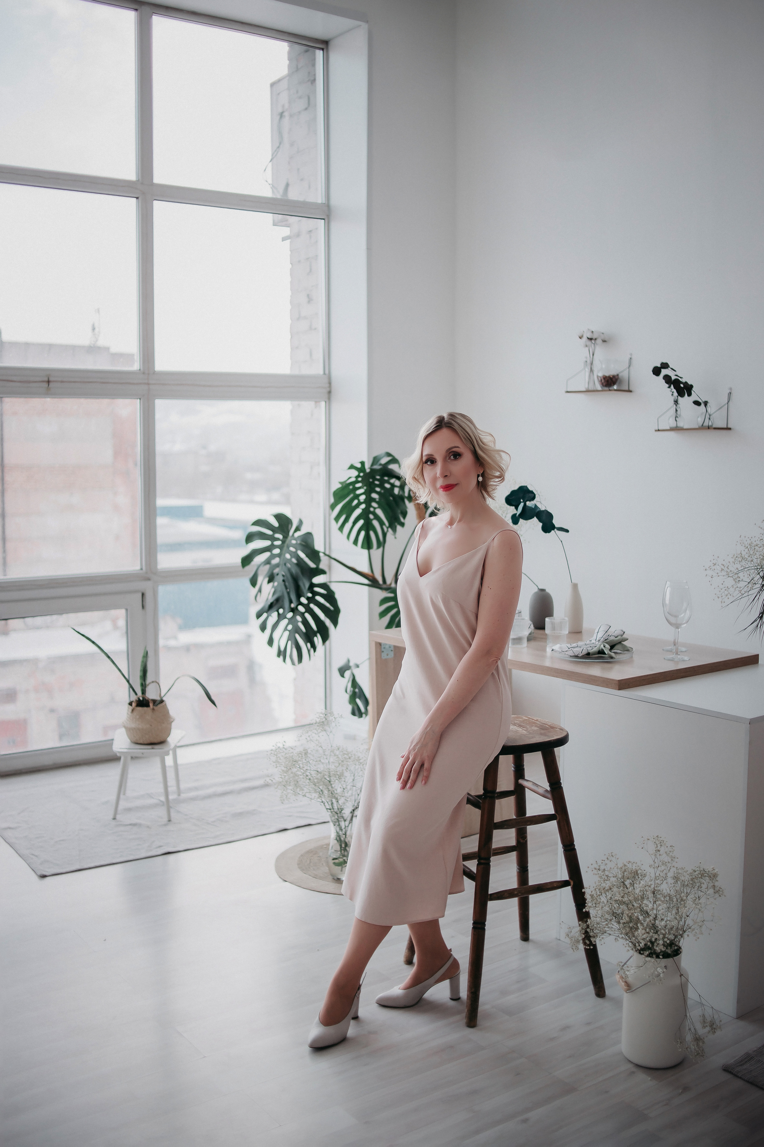 Юлия. Фотосессия в цветах. Фотограф Регина Крикунова г. Красноярск