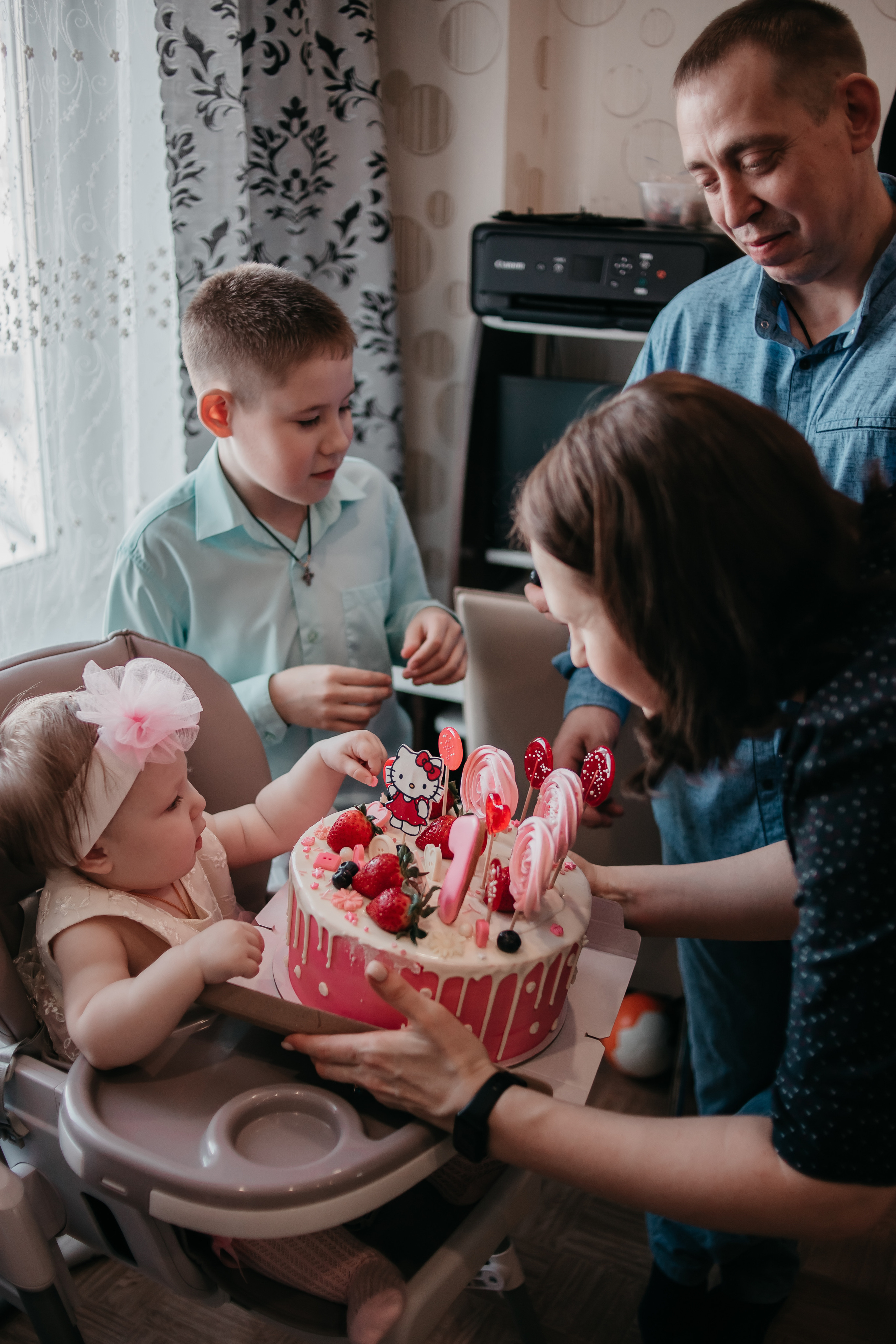 Домашняя фотосессия. День рождения Агаты. Фотограф Регина Крикунова г. Красноярск