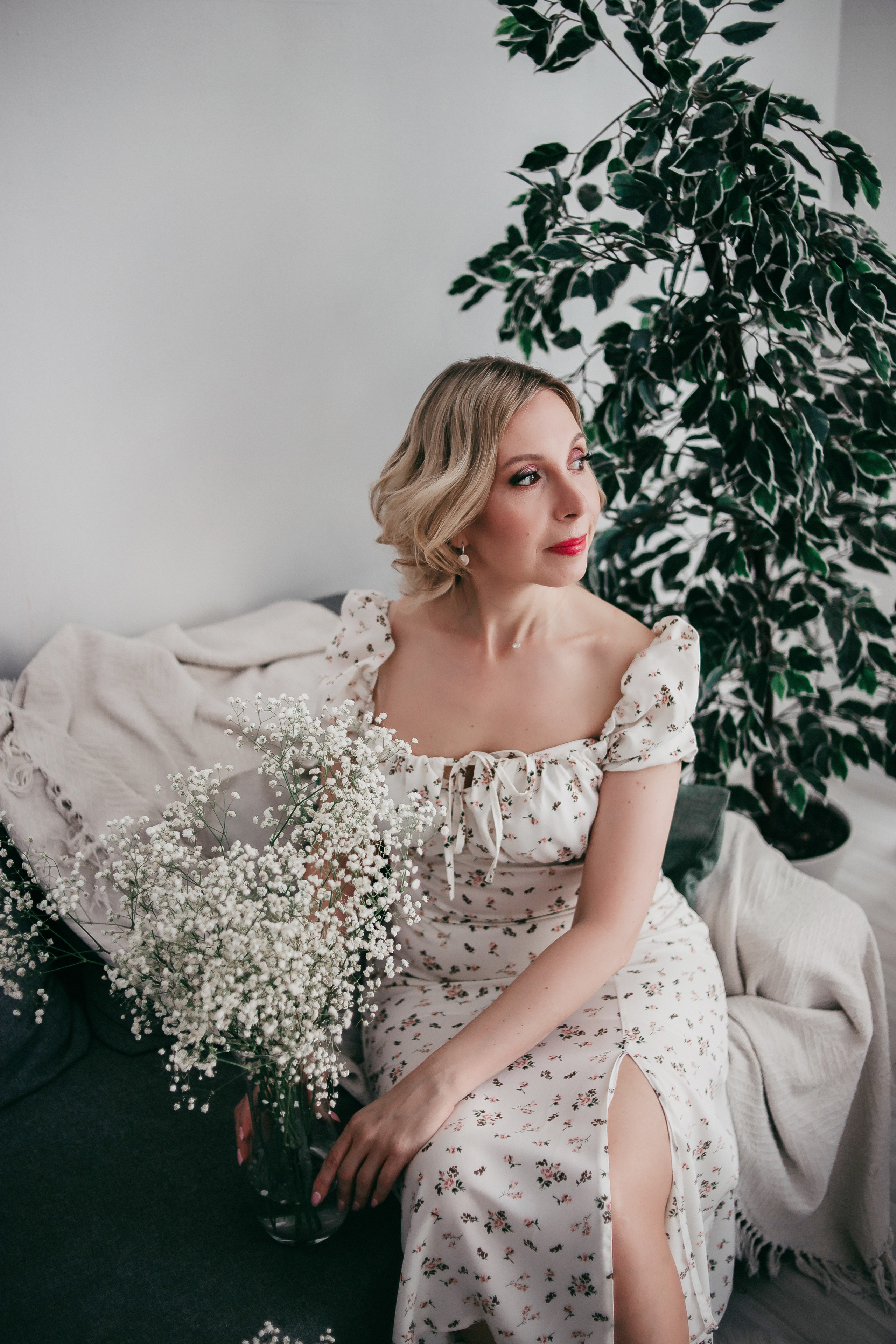Юлия. Фотосессия в цветах. Фотограф Регина Крикунова г. Красноярск