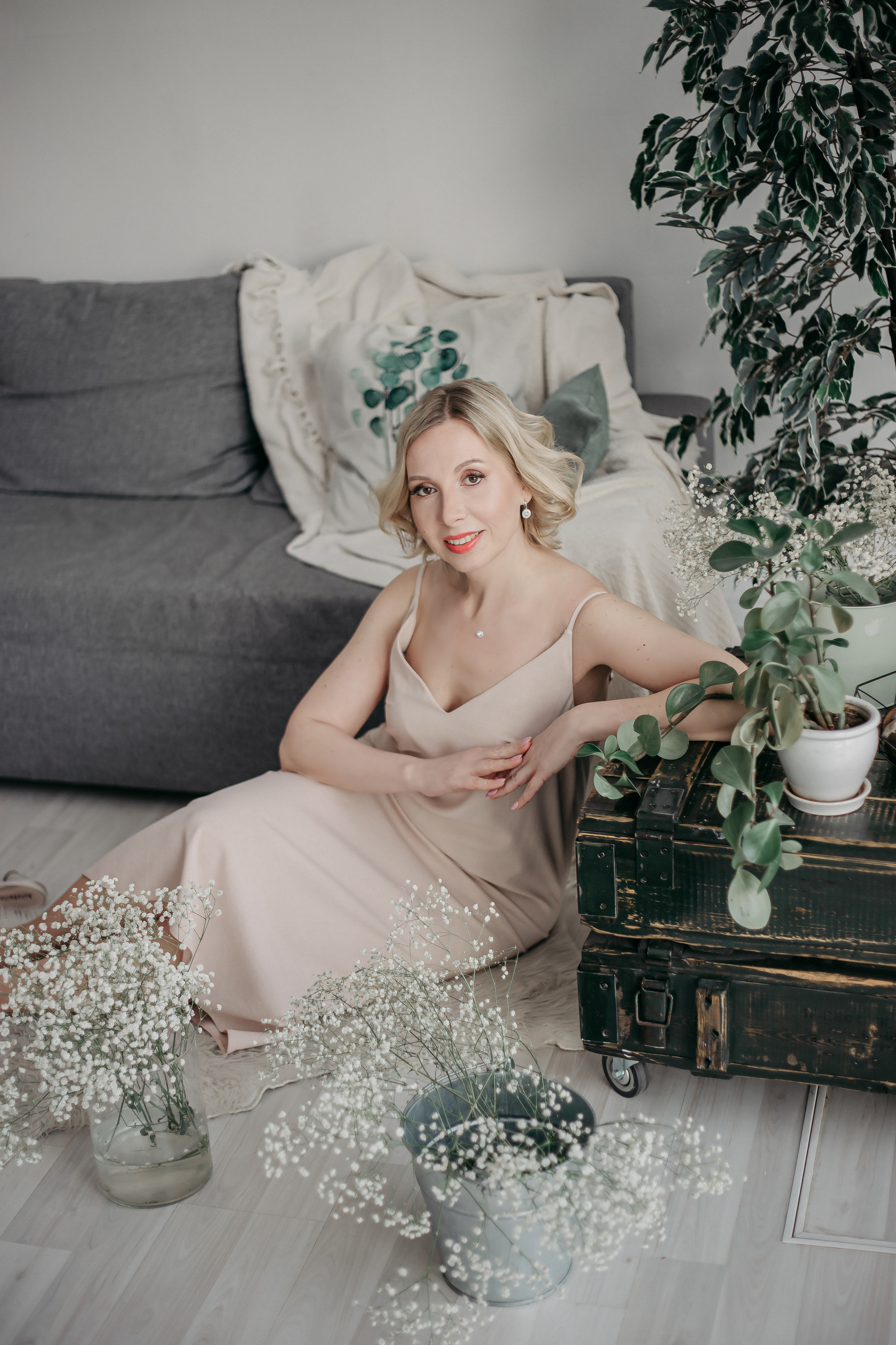 Юлия. Фотосессия в цветах. Фотограф Регина Крикунова г. Красноярск