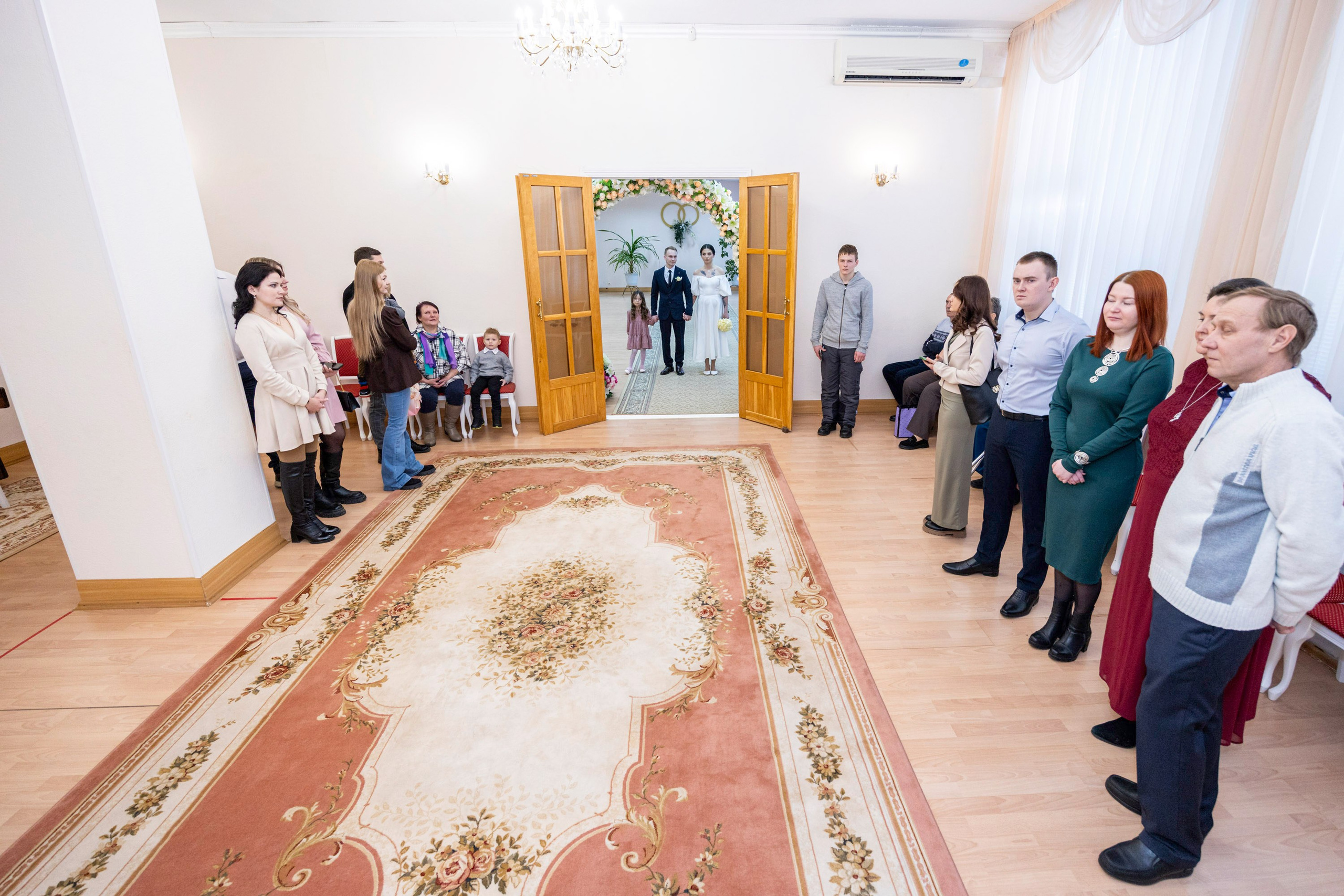 Свадьба, роспись в ЗАГСе, венчание, крещение, выписка из роддома — фотосъёмка. Визуальная упаковка брендов и проектов через фото и видеопроизводство