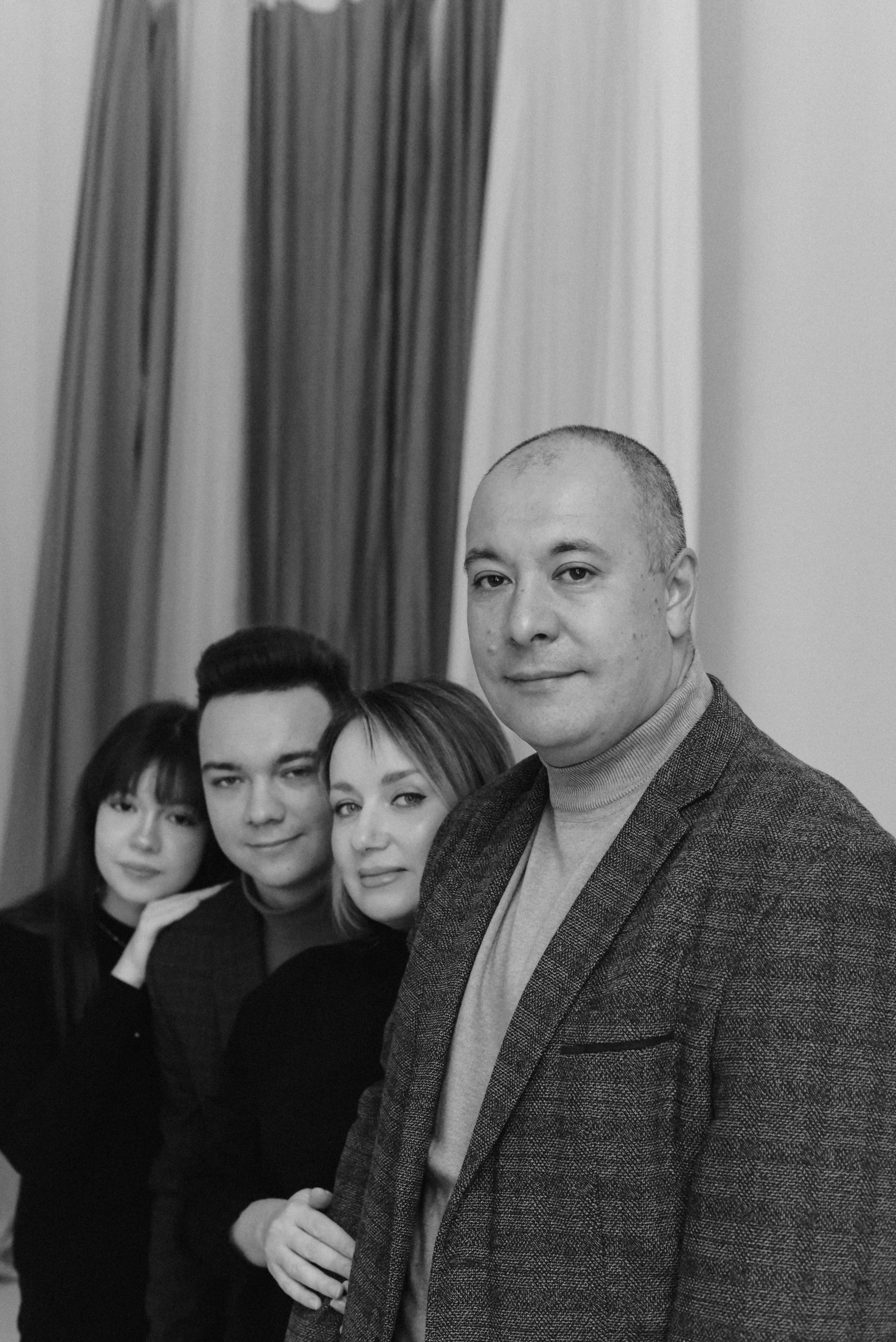 Молодые родители и взрослые дети. Фотограф Лола Волна, город Москва