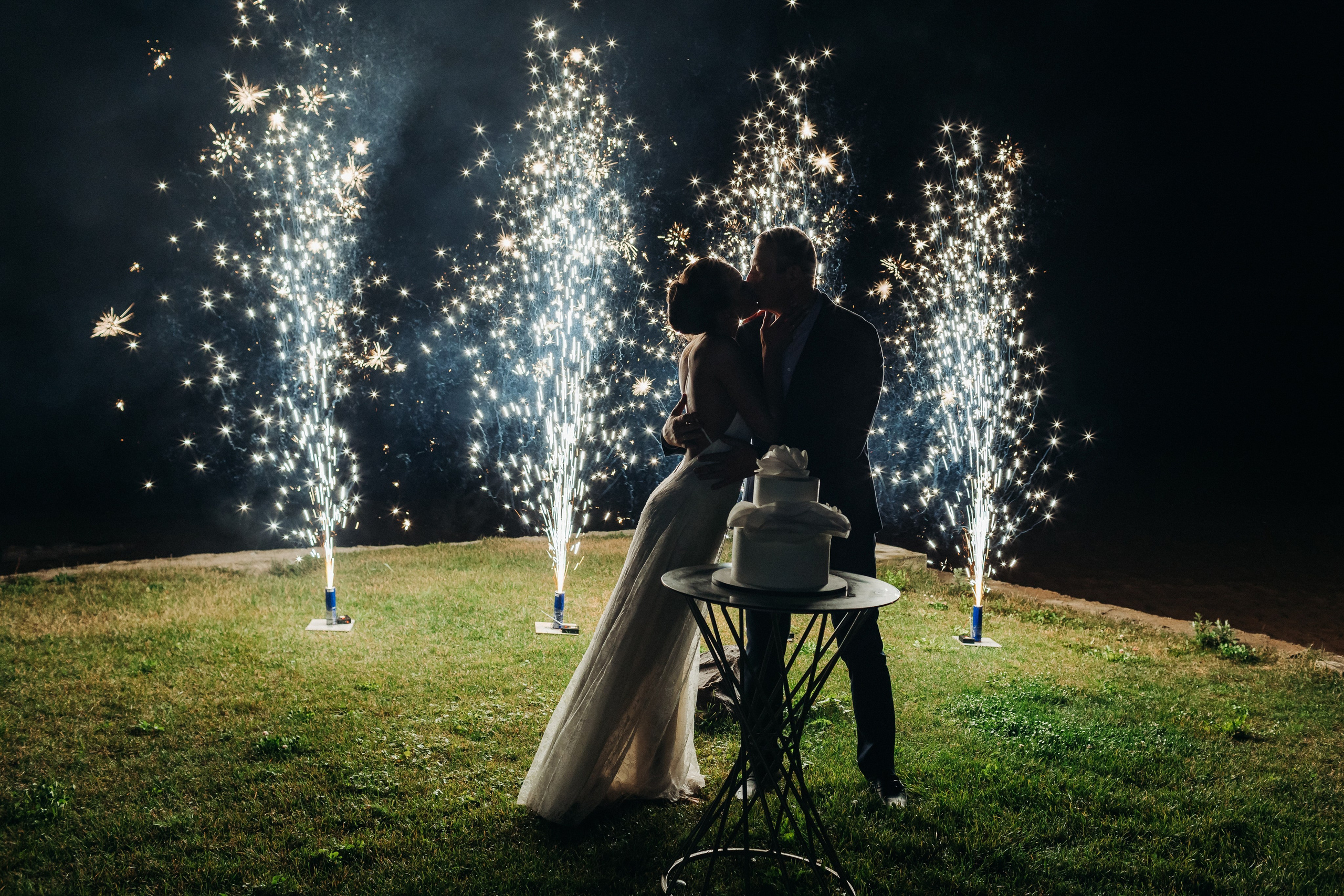 Unique wedding photography service based in New Zealand, capturing your special moments with a fresh, creative eye